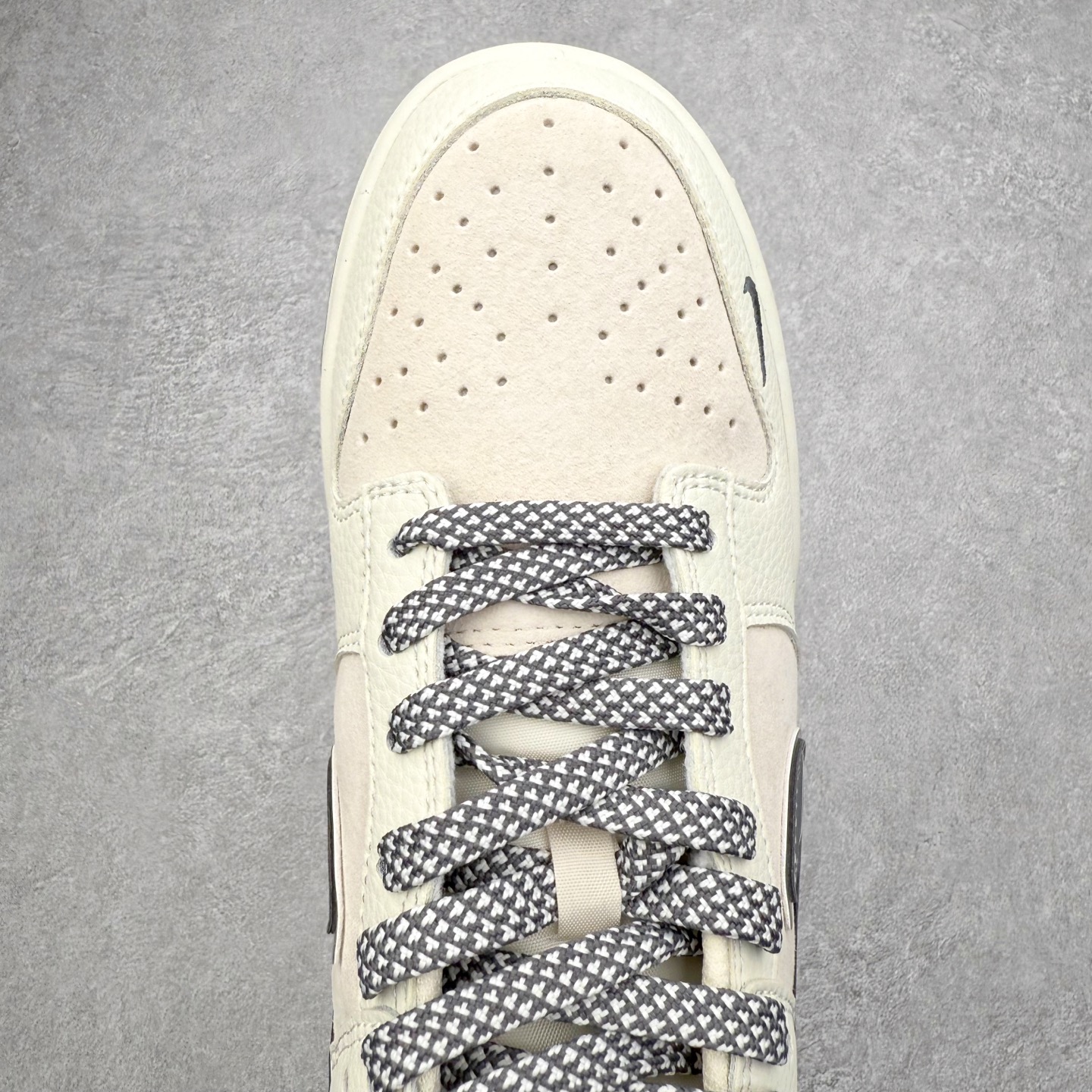 图片[4]-＃纯原福利 NK Dunk Low 定制配色 大厂出品 极力推荐 原装头层材料 独家版型蒸餾加工帶來的是更好的视觉和脚感体验大厂纯原品质出货 清洁度 电绣工艺 皮料切割干净无任何毛边 细节完美 尺码：36 36.5 37.5 38 38.5 39 40 40.5 41 42 42.5 43 44 44.5 45-选品中心