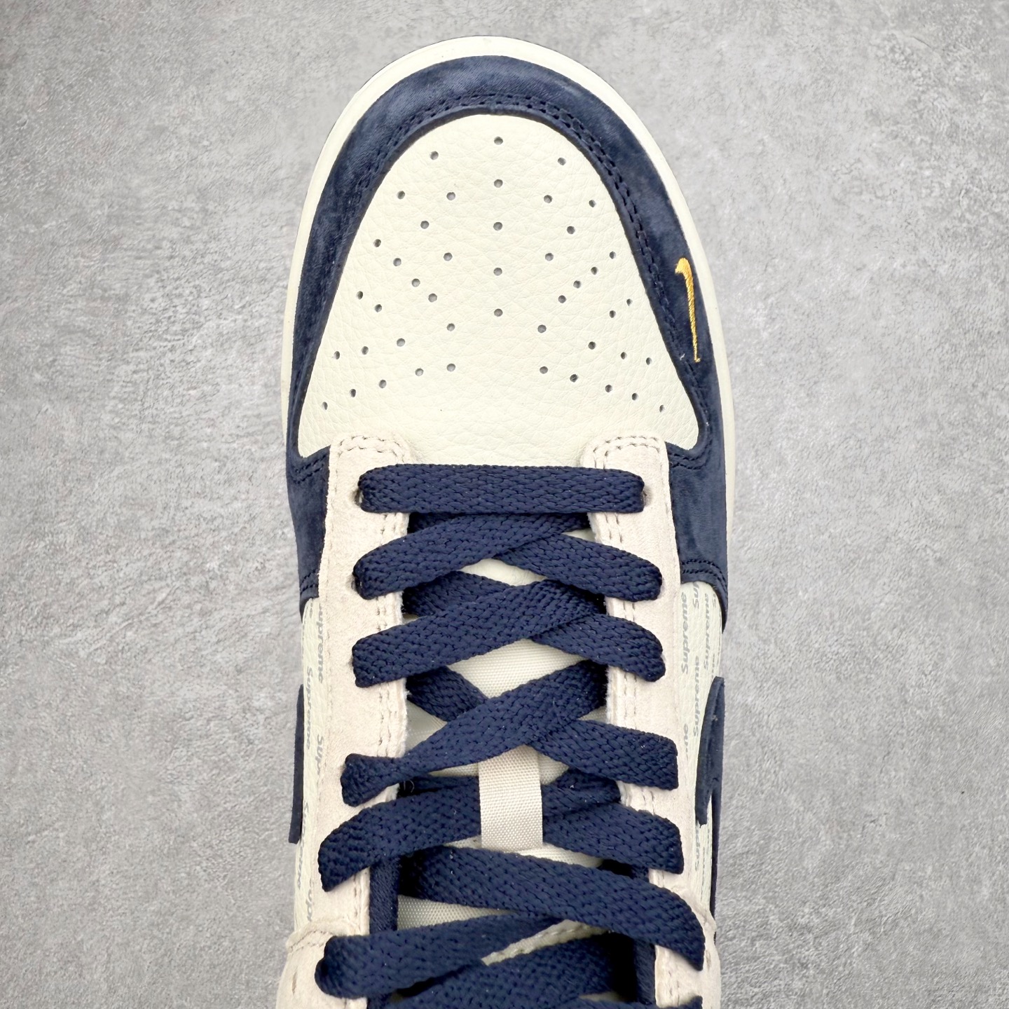 图片[4]-＃纯原福利 NK Dunk Low 定制配色 大厂出品 极力推荐 原装头层材料 独家版型蒸餾加工帶來的是更好的视觉和脚感体验大厂纯原品质出货 清洁度 电绣工艺 皮料切割干净无任何毛边 细节完美 尺码：36 36.5 37.5 38 38.5 39 40 40.5 41 42 42.5 43 44 44.5 45-选品中心