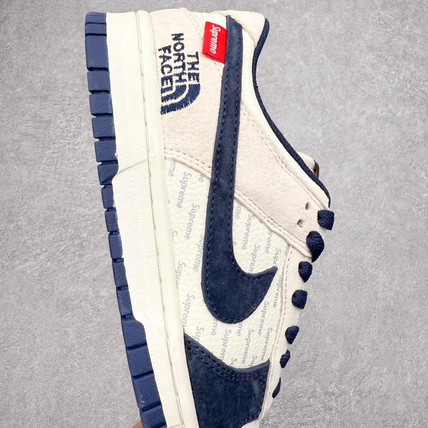 图片[6]-＃纯原福利 NK Dunk Low 定制配色 大厂出品 极力推荐 原装头层材料 独家版型蒸餾加工帶來的是更好的视觉和脚感体验大厂纯原品质出货 清洁度 电绣工艺 皮料切割干净无任何毛边 细节完美 尺码：36 36.5 37.5 38 38.5 39 40 40.5 41 42 42.5 43 44 44.5 45-选品中心