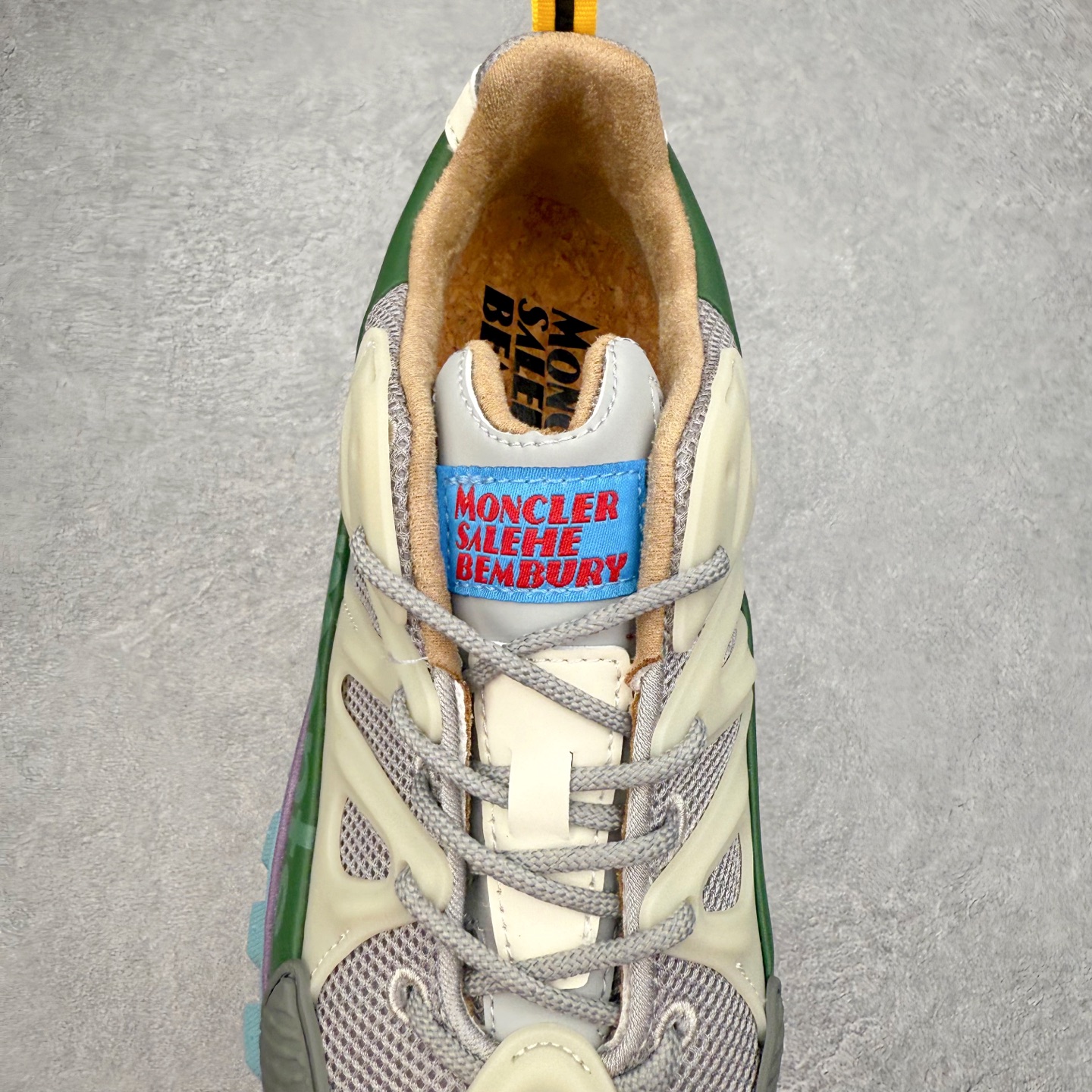 图片[5]-Moncler Trailgrip Gore-Tex 蒙口越野旅行系列低帮厚底轻量户外登山运动鞋 盟可睐MONCLER TRAILGRIP 鞋履新季系列 前卫设计碰撞实用科技 轻盈面料无惧炎热夏季 Trailgrip运动鞋作为盟可睐Moncler的秋冬新作横空出世 融蕴品牌山地基因 运用科技前沿技术 征服野外复杂地形 醒目的胎纹设计搭配弧形橡胶鞋头 确保经久耐穿 为山野探险与都市畅游提供高效防护 Trailgrip 2023春夏系列将在既有的实用性基础之上 推出全新配色 并采用更轻材质 尺码：35 36 37 38 39 40 41 42 43 44 45 46-选品中心