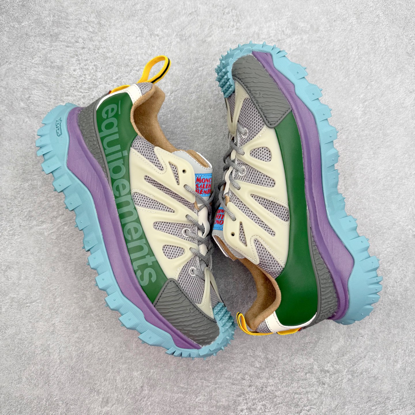 图片[3]-Moncler Trailgrip Gore-Tex 蒙口越野旅行系列低帮厚底轻量户外登山运动鞋 盟可睐MONCLER TRAILGRIP 鞋履新季系列 前卫设计碰撞实用科技 轻盈面料无惧炎热夏季 Trailgrip运动鞋作为盟可睐Moncler的秋冬新作横空出世 融蕴品牌山地基因 运用科技前沿技术 征服野外复杂地形 醒目的胎纹设计搭配弧形橡胶鞋头 确保经久耐穿 为山野探险与都市畅游提供高效防护 Trailgrip 2023春夏系列将在既有的实用性基础之上 推出全新配色 并采用更轻材质 尺码：35 36 37 38 39 40 41 42 43 44 45 46-选品中心