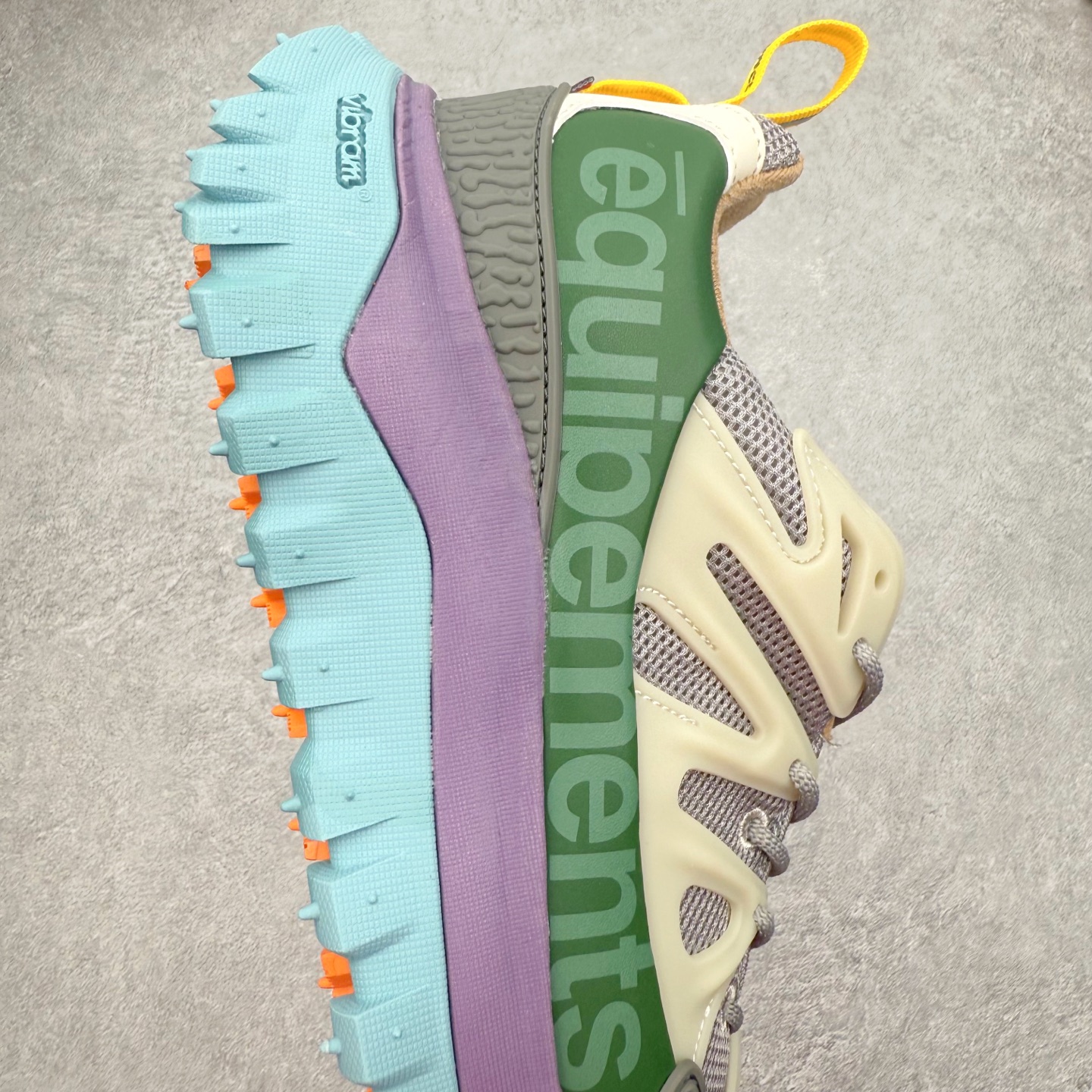 图片[6]-Moncler Trailgrip Gore-Tex 蒙口越野旅行系列低帮厚底轻量户外登山运动鞋 盟可睐MONCLER TRAILGRIP 鞋履新季系列 前卫设计碰撞实用科技 轻盈面料无惧炎热夏季 Trailgrip运动鞋作为盟可睐Moncler的秋冬新作横空出世 融蕴品牌山地基因 运用科技前沿技术 征服野外复杂地形 醒目的胎纹设计搭配弧形橡胶鞋头 确保经久耐穿 为山野探险与都市畅游提供高效防护 Trailgrip 2023春夏系列将在既有的实用性基础之上 推出全新配色 并采用更轻材质 尺码：35 36 37 38 39 40 41 42 43 44 45 46-选品中心