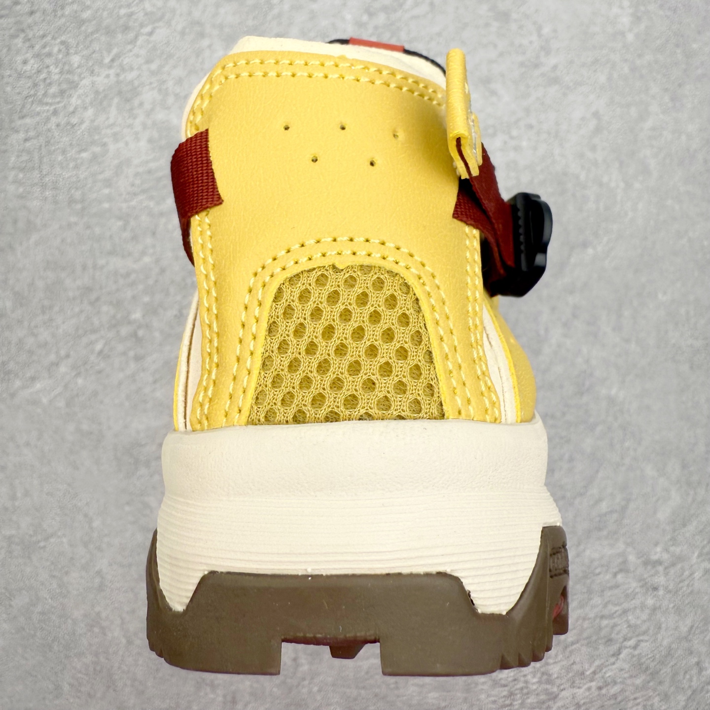 图片[8]-SALOMON萨洛蒙 Techamphibian 5 圆头舒适 透气速干抓地溯溪鞋 男女同款 SALOMON诞生于1947年的法国阿尔卑斯山区，全球知名的户外运动品牌。一直致力于推动滑雪、越野跑等山地运动的发展及产品的进步。其产品设计致力于追求创新和发掘产品的性能极限，帮助喜欢自由的人在山地间不断挑战自我。实拍调校N版已经零色差零失真 百分百还原实物色彩所见即所得 不存在货不对板色差等低级问题 选购参考实物拍摄 不混卖不参货 只用心做好货严格选品 承诺混一赔十 尺码：36 36.5 37.5 38 38.5 39 40 40.5 41 42 42.5 43 44 44.5 45-选品中心