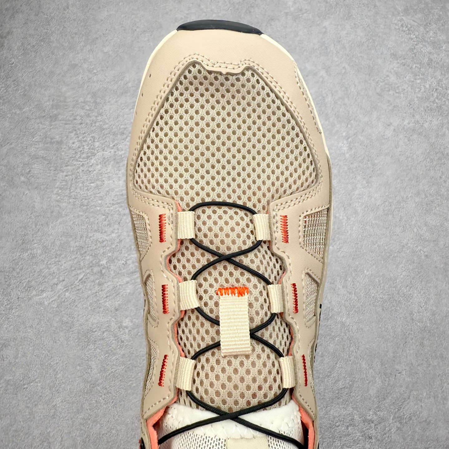 图片[4]-SALOMON萨洛蒙 Techamphibian 5 圆头舒适 透气速干抓地溯溪鞋 男女同款 SALOMON诞生于1947年的法国阿尔卑斯山区，全球知名的户外运动品牌。一直致力于推动滑雪、越野跑等山地运动的发展及产品的进步。其产品设计致力于追求创新和发掘产品的性能极限，帮助喜欢自由的人在山地间不断挑战自我。实拍调校N版已经零色差零失真 百分百还原实物色彩所见即所得 不存在货不对板色差等低级问题 选购参考实物拍摄 不混卖不参货 只用心做好货严格选品 承诺混一赔十 尺码：36 36.5 37.5 38 38.5 39 40 40.5 41 42 42.5 43 44 44.5 45-选品中心