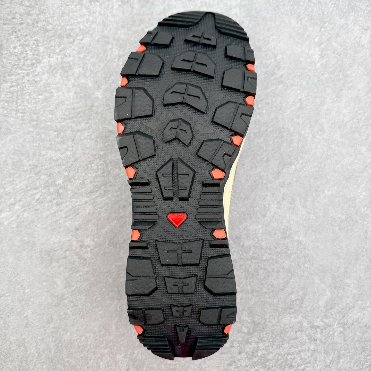 图片[9]-SALOMON萨洛蒙 Techamphibian 5 圆头舒适 透气速干抓地溯溪鞋 男女同款 SALOMON诞生于1947年的法国阿尔卑斯山区，全球知名的户外运动品牌。一直致力于推动滑雪、越野跑等山地运动的发展及产品的进步。其产品设计致力于追求创新和发掘产品的性能极限，帮助喜欢自由的人在山地间不断挑战自我。实拍调校N版已经零色差零失真 百分百还原实物色彩所见即所得 不存在货不对板色差等低级问题 选购参考实物拍摄 不混卖不参货 只用心做好货严格选品 承诺混一赔十 尺码：36 36.5 37.5 38 38.5 39 40 40.5 41 42 42.5 43 44 44.5 45-选品中心