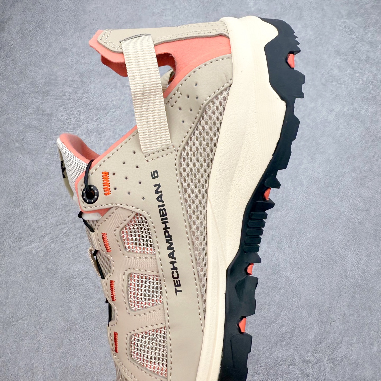 图片[7]-SALOMON萨洛蒙 Techamphibian 5 圆头舒适 透气速干抓地溯溪鞋 男女同款 SALOMON诞生于1947年的法国阿尔卑斯山区，全球知名的户外运动品牌。一直致力于推动滑雪、越野跑等山地运动的发展及产品的进步。其产品设计致力于追求创新和发掘产品的性能极限，帮助喜欢自由的人在山地间不断挑战自我。实拍调校N版已经零色差零失真 百分百还原实物色彩所见即所得 不存在货不对板色差等低级问题 选购参考实物拍摄 不混卖不参货 只用心做好货严格选品 承诺混一赔十 尺码：36 36.5 37.5 38 38.5 39 40 40.5 41 42 42.5 43 44 44.5 45-选品中心