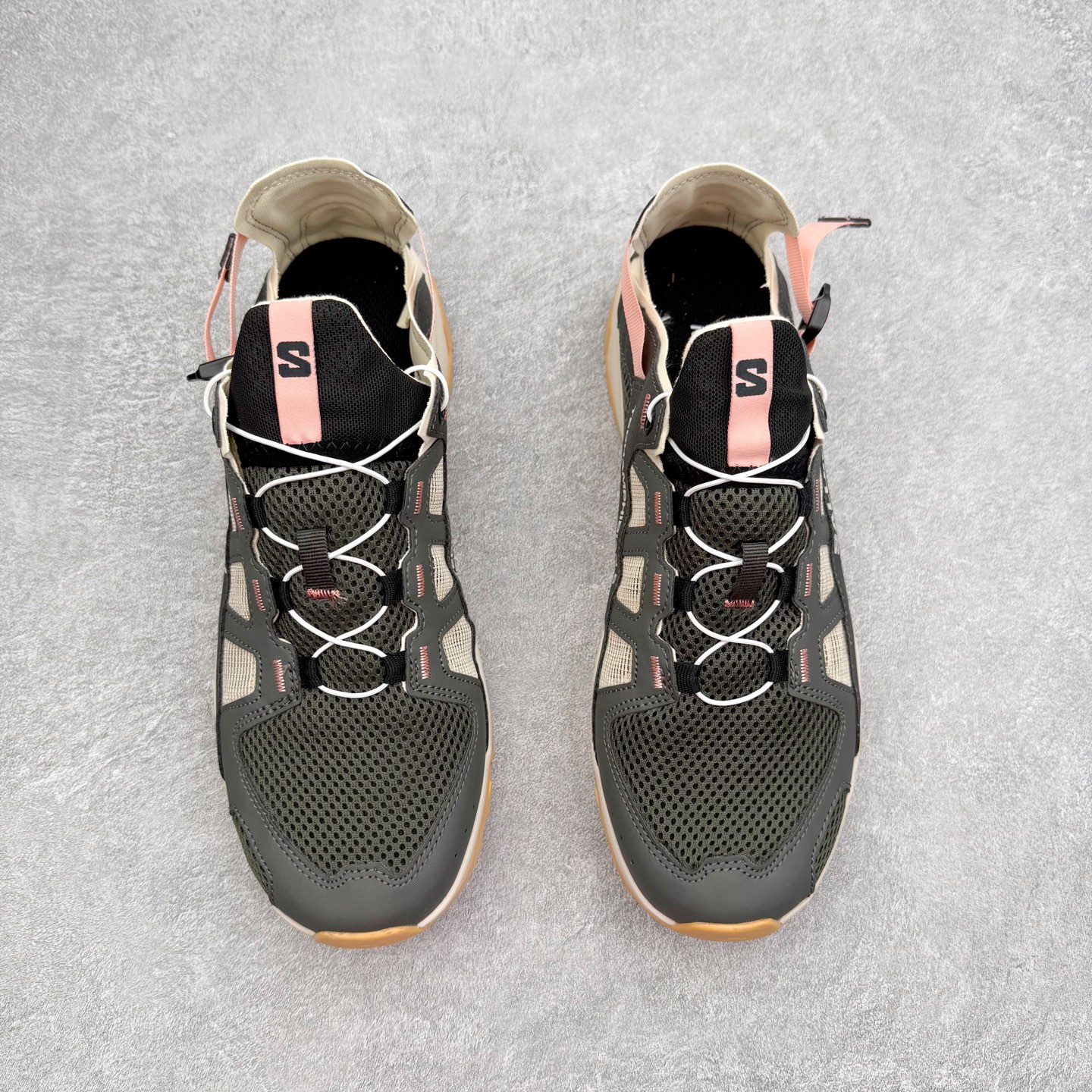 图片[2]-SALOMON萨洛蒙 Techamphibian 5 圆头舒适 透气速干抓地溯溪鞋 男女同款 SALOMON诞生于1947年的法国阿尔卑斯山区，全球知名的户外运动品牌。一直致力于推动滑雪、越野跑等山地运动的发展及产品的进步。其产品设计致力于追求创新和发掘产品的性能极限，帮助喜欢自由的人在山地间不断挑战自我。实拍调校N版已经零色差零失真 百分百还原实物色彩所见即所得 不存在货不对板色差等低级问题 选购参考实物拍摄 不混卖不参货 只用心做好货严格选品 承诺混一赔十 尺码：36 36.5 37.5 38 38.5 39 40 40.5 41 42 42.5 43 44 44.5 45-选品中心