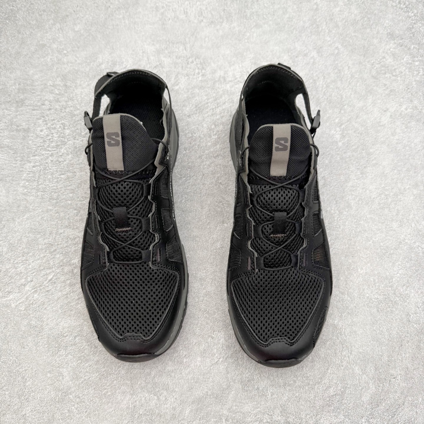 图片[2]-SALOMON萨洛蒙 Techamphibian 5 圆头舒适 透气速干抓地溯溪鞋 男女同款 SALOMON诞生于1947年的法国阿尔卑斯山区，全球知名的户外运动品牌。一直致力于推动滑雪、越野跑等山地运动的发展及产品的进步。其产品设计致力于追求创新和发掘产品的性能极限，帮助喜欢自由的人在山地间不断挑战自我。实拍调校N版已经零色差零失真 百分百还原实物色彩所见即所得 不存在货不对板色差等低级问题 选购参考实物拍摄 不混卖不参货 只用心做好货严格选品 承诺混一赔十 尺码：36 36.5 37.5 38 38.5 39 40 40.5 41 42 42.5 43 44 44.5 45-选品中心