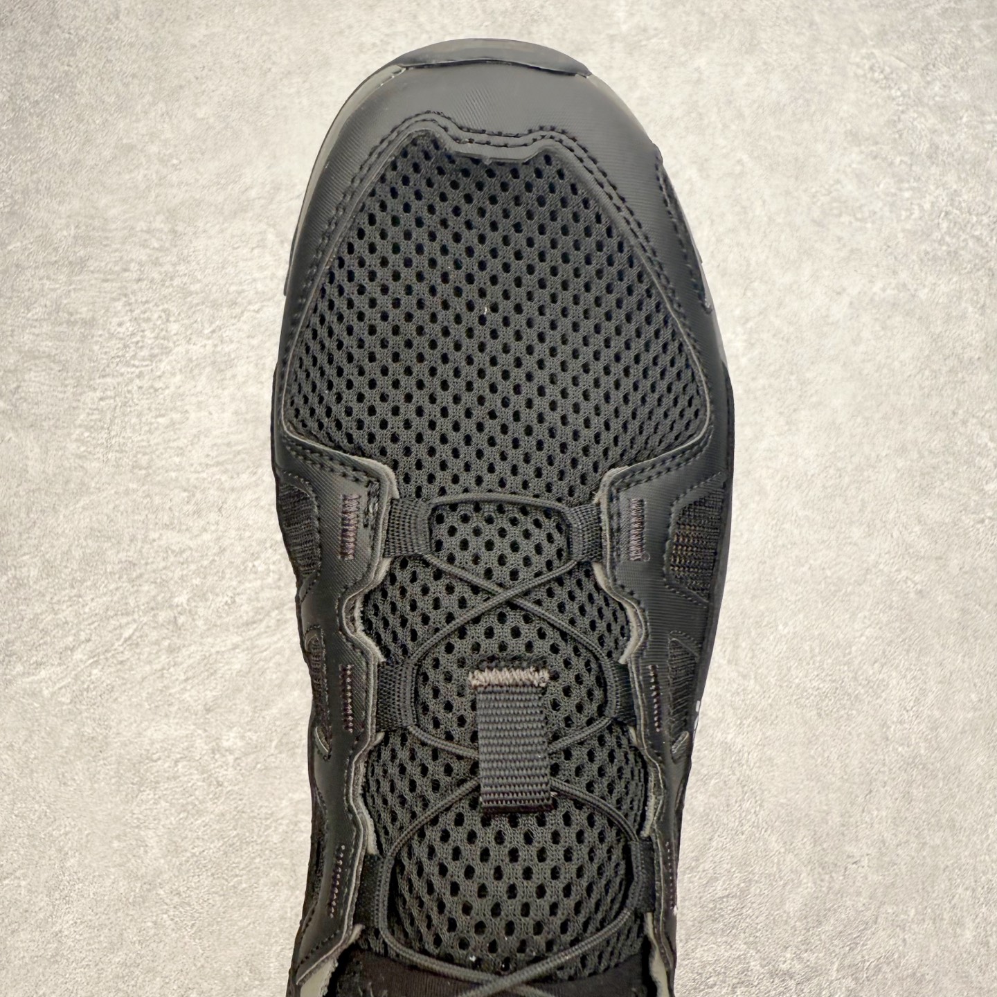 图片[4]-SALOMON萨洛蒙 Techamphibian 5 圆头舒适 透气速干抓地溯溪鞋 男女同款 SALOMON诞生于1947年的法国阿尔卑斯山区，全球知名的户外运动品牌。一直致力于推动滑雪、越野跑等山地运动的发展及产品的进步。其产品设计致力于追求创新和发掘产品的性能极限，帮助喜欢自由的人在山地间不断挑战自我。实拍调校N版已经零色差零失真 百分百还原实物色彩所见即所得 不存在货不对板色差等低级问题 选购参考实物拍摄 不混卖不参货 只用心做好货严格选品 承诺混一赔十 尺码：36 36.5 37.5 38 38.5 39 40 40.5 41 42 42.5 43 44 44.5 45-选品中心