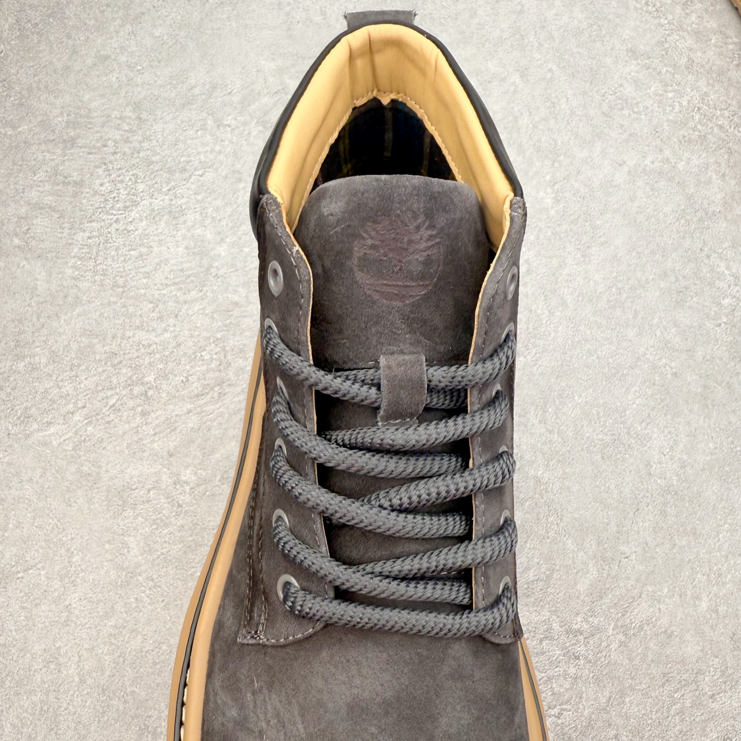 图片[5]-Timberland添柏岚/天伯伦 秋冬新品 秋冬必备户外休闲大黄靴系列#广东大厂品质 原盒原包装 时尚潮流搭配 面料采用意大利🇮🇹顶级磨砂细纹牛皮 轻质大底 搭配防臭防腐真皮乳胶鞋垫 大底到五金都是代工厂原材料制作 同原版固特异永不开胶工艺 好货不杀猪 首单质量严格把控 全网独家首发 品质毋庸置疑 全套官网统一包装 给您完美的穿着体验 质量考究耐穿 型男必备 专治不帅 高品质脚感一流 今年冬季防寒户外专用 日常随意搭配 尺码：38-44（皮鞋码）-选品中心