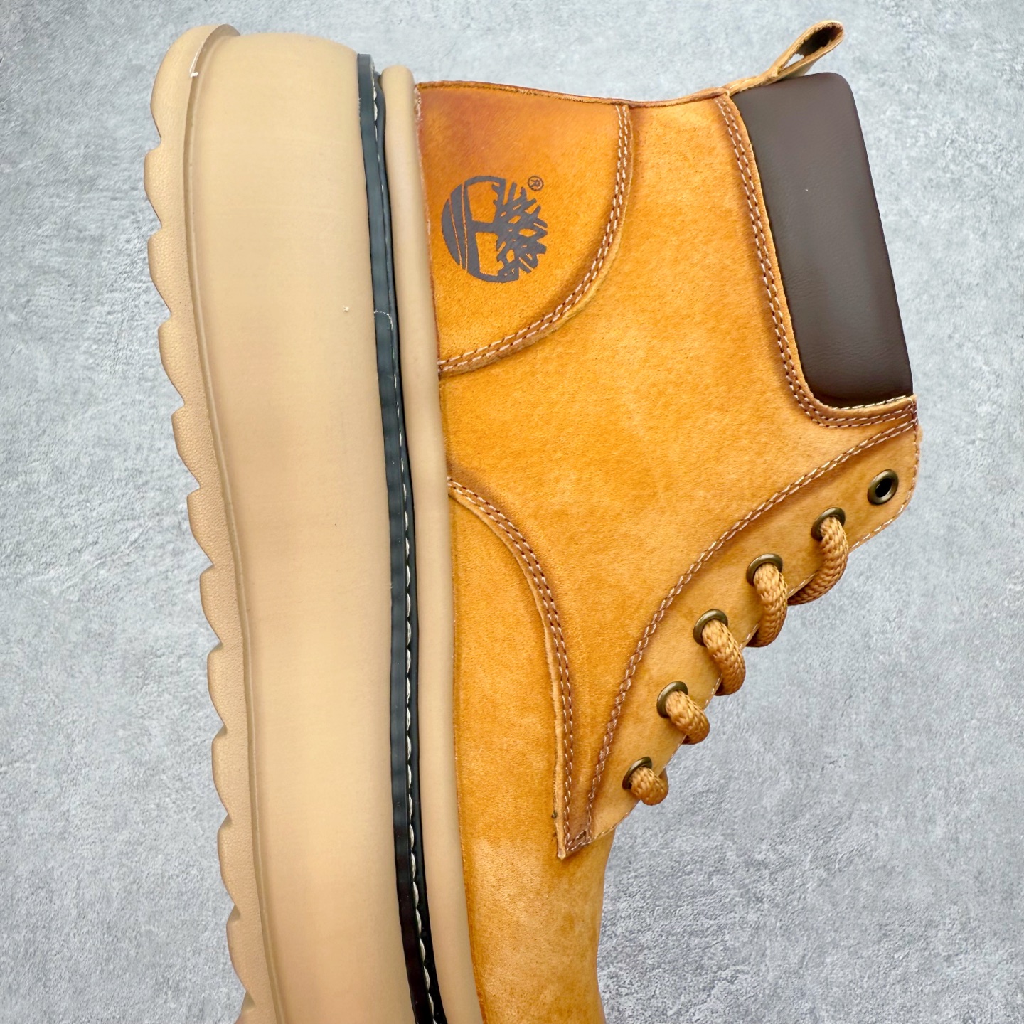 图片[6]-Timberland添柏岚/天伯伦 秋冬新品 秋冬必备户外休闲大黄靴系列#广东大厂品质 原盒原包装 时尚潮流搭配 面料采用意大利🇮🇹顶级磨砂细纹牛皮 轻质大底 搭配防臭防腐真皮乳胶鞋垫 大底到五金都是代工厂原材料制作 同原版固特异永不开胶工艺 好货不杀猪 首单质量严格把控 全网独家首发 品质毋庸置疑 全套官网统一包装 给您完美的穿着体验 质量考究耐穿 型男必备 专治不帅 高品质脚感一流 今年冬季防寒户外专用 日常随意搭配 尺码：38-44（皮鞋码）-选品中心