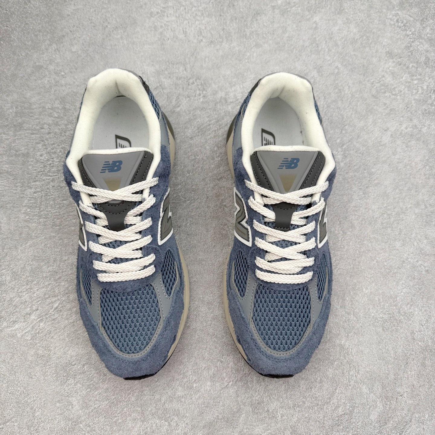 图片[2]-New Balance NB2010系列新百伦经典复古休闲运动板鞋 以ENCAP中底配以升级版 N-ERGY缓震物料 鞋面则采用特色的柔软麂皮搭以NewBalance经典的尼龙网布 低调中还原跑鞋本真 更年轻化的设计理念与材质 让新世代青年得以用全新视角体验经典鞋款的传奇魅力尺码：36 37 37.5 38 38.5 39.5 40 40.5 41.5 42 42.5 43 44 45-选品中心