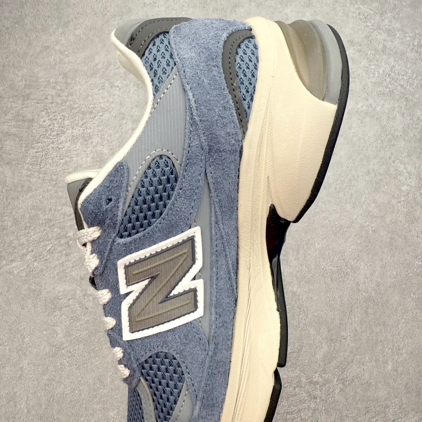 图片[7]-New Balance NB2010系列新百伦经典复古休闲运动板鞋 以ENCAP中底配以升级版 N-ERGY缓震物料 鞋面则采用特色的柔软麂皮搭以NewBalance经典的尼龙网布 低调中还原跑鞋本真 更年轻化的设计理念与材质 让新世代青年得以用全新视角体验经典鞋款的传奇魅力尺码：36 37 37.5 38 38.5 39.5 40 40.5 41.5 42 42.5 43 44 45-选品中心
