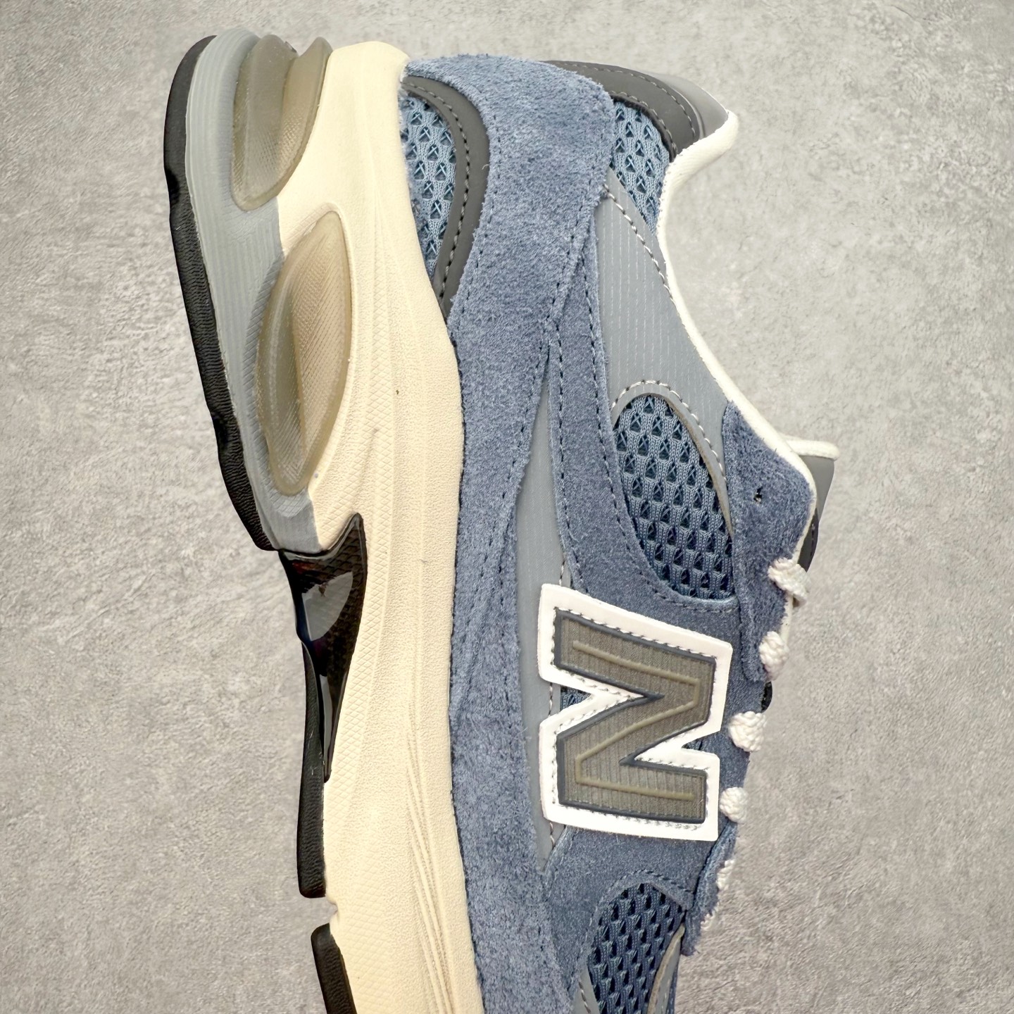 图片[6]-New Balance NB2010系列新百伦经典复古休闲运动板鞋 以ENCAP中底配以升级版 N-ERGY缓震物料 鞋面则采用特色的柔软麂皮搭以NewBalance经典的尼龙网布 低调中还原跑鞋本真 更年轻化的设计理念与材质 让新世代青年得以用全新视角体验经典鞋款的传奇魅力尺码：36 37 37.5 38 38.5 39.5 40 40.5 41.5 42 42.5 43 44 45-选品中心