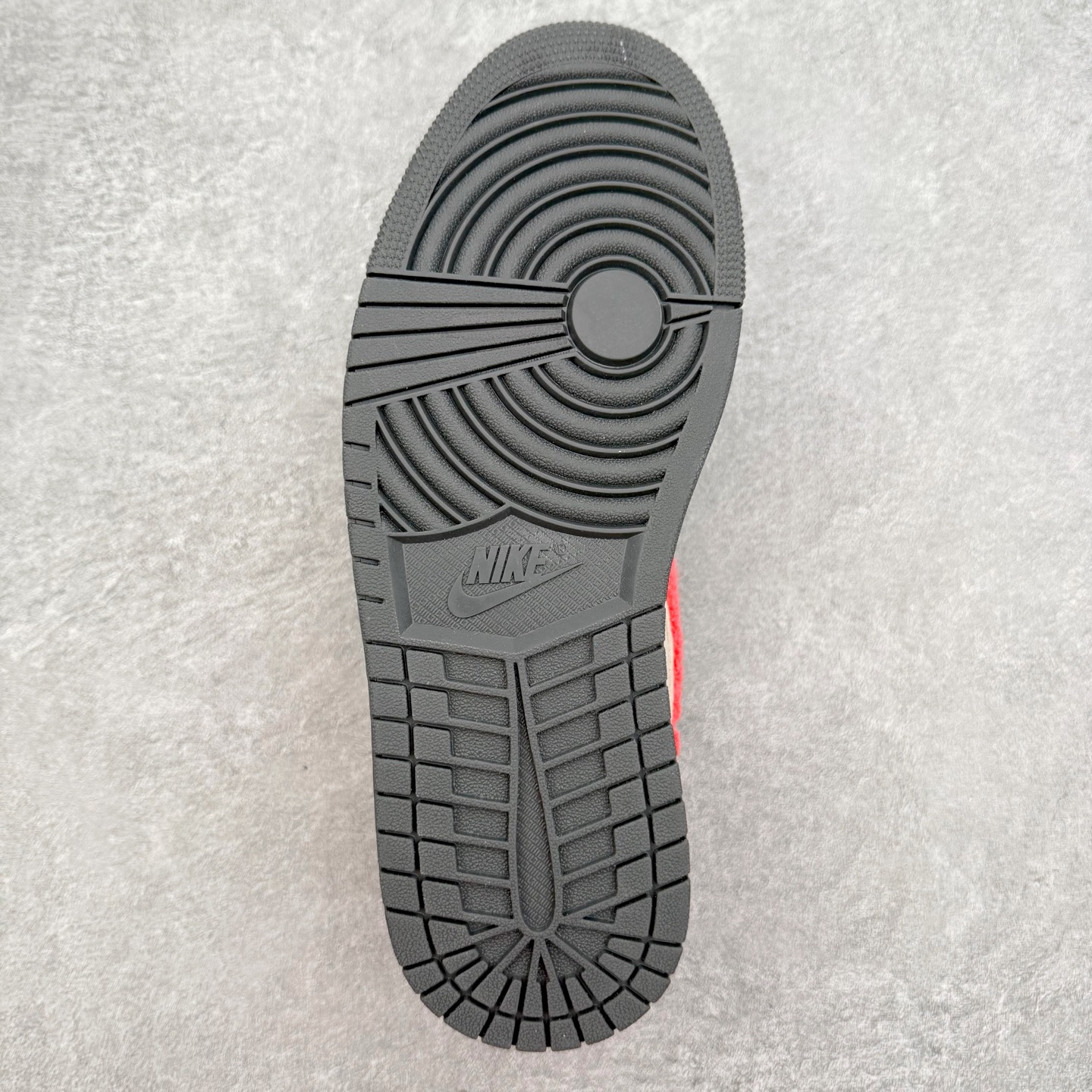 图片[9]-＃K版 Air Jordan AJ1 Low 低帮 IM6565-014 全新流水线出品 DT版本唯一平替选择 市场第二梯队最强版 全部原鞋开发 原楦原纸板开发 全鞋电脑针车 原厂内置全掌气垫 原盒内在原标 唯一Zp原版鞋带绑法 免检产品 全新2022版型 全头层皮料 完美零毛边处理 原厂配置全掌气垫 价格定位良心 几十个配色陆续出货 实拍调校N版已经零色差零失真 百分百还原实物色彩所见即所得 不存在货不对板色差等低级问题 选购参考实物拍摄 不混卖不参货 只用心做好货严格选品 承诺混一赔十 尺码：36 36.5 37.5 38 38.5 39 40 40.5 41 42 42.5 43 44 44.5 45-选品中心