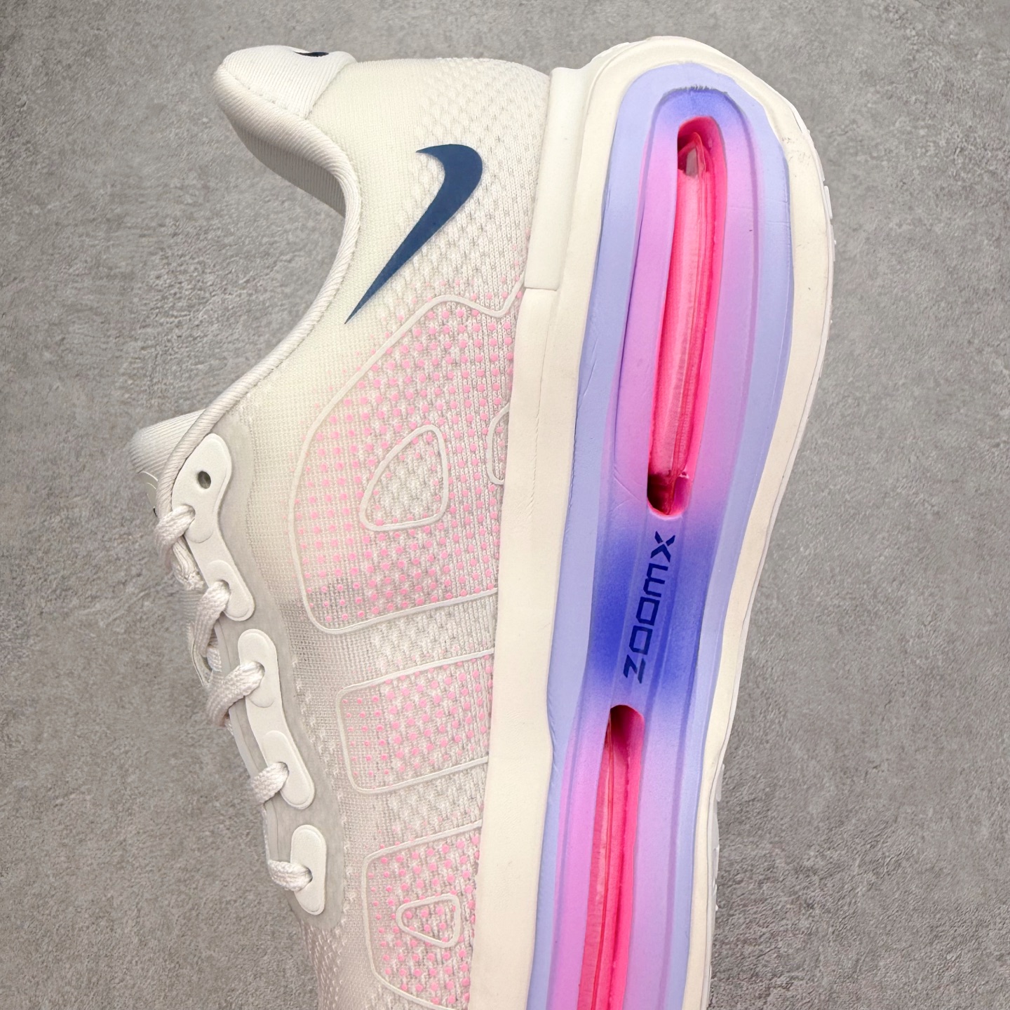 图片[7]-NK Vomero Premium 时尚舒适 网布防滑耐磨 低帮跑步鞋 HM5973-417 实拍调校N版已经零色差零失真 百分百还原实物色彩所见即所得 不存在货不对板色差等低级问题 选购参考实物拍摄 不混卖不参货 只用心做好货严格选品 承诺混一赔十 尺码：36 36.5 37.5 38 38.5 39 40 40.5 41 42 42.5 43 44 44.5 45-选品中心