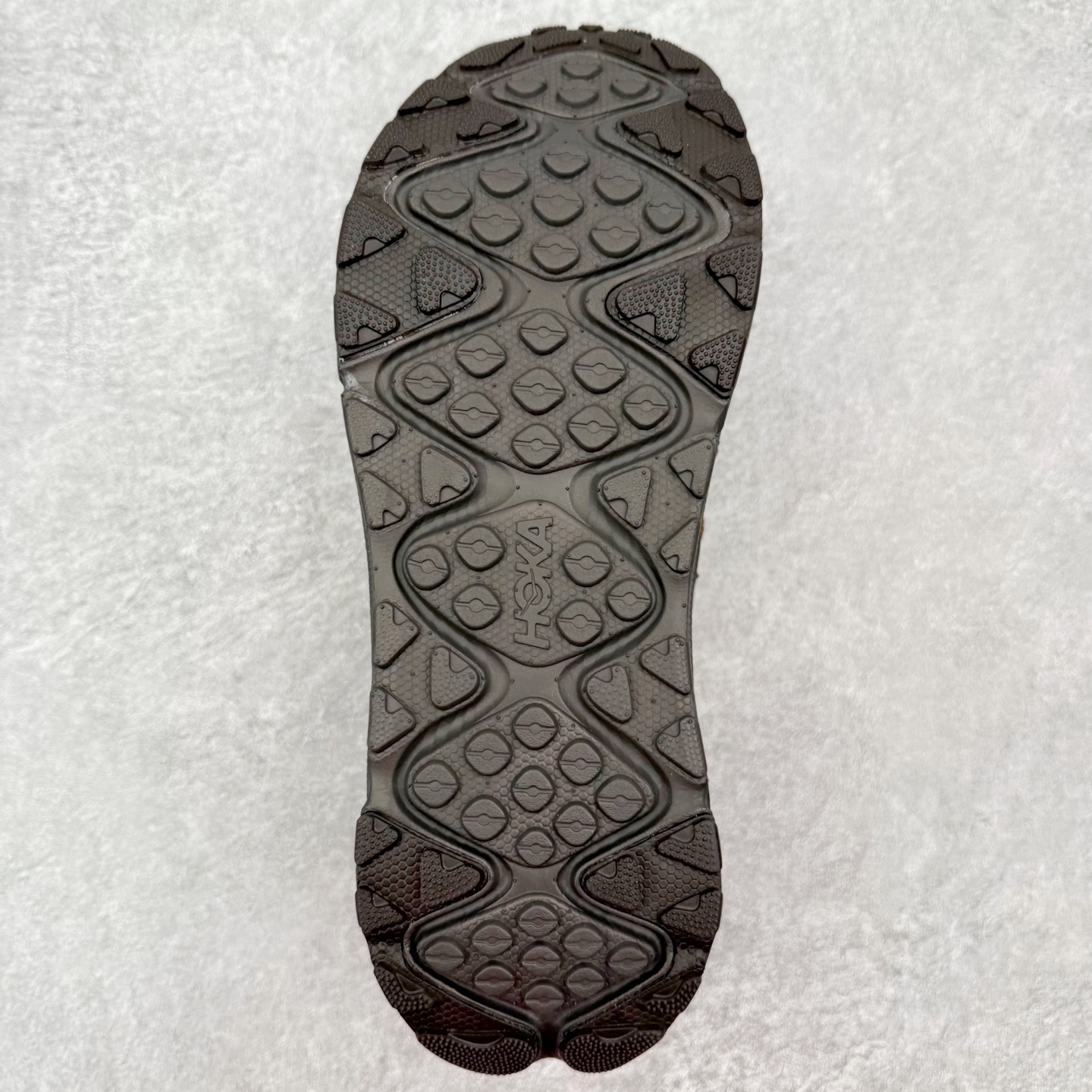 图片[9]-HOKA ONE ONE Ora Primo 舒适防滑低帮生活休闲鞋 虽然是以一脚蹬作为设计理念 但完全不会出现不跟脚的情况 可以看到带有一部分后跟 做到不束缚同时可以有效防止掉跟 厚度可观的鞋垫上带有凸起的纹理 上脚不会有异物感并防止打滑 鞋底搭载滚动平衡技术 为玩家提供缓震支持与舒适脚感 尺码：36 36.5 37.5 38 38.5 39 40 40.5 41 42 42.5 43 44 44.5 45 46 47-选品中心