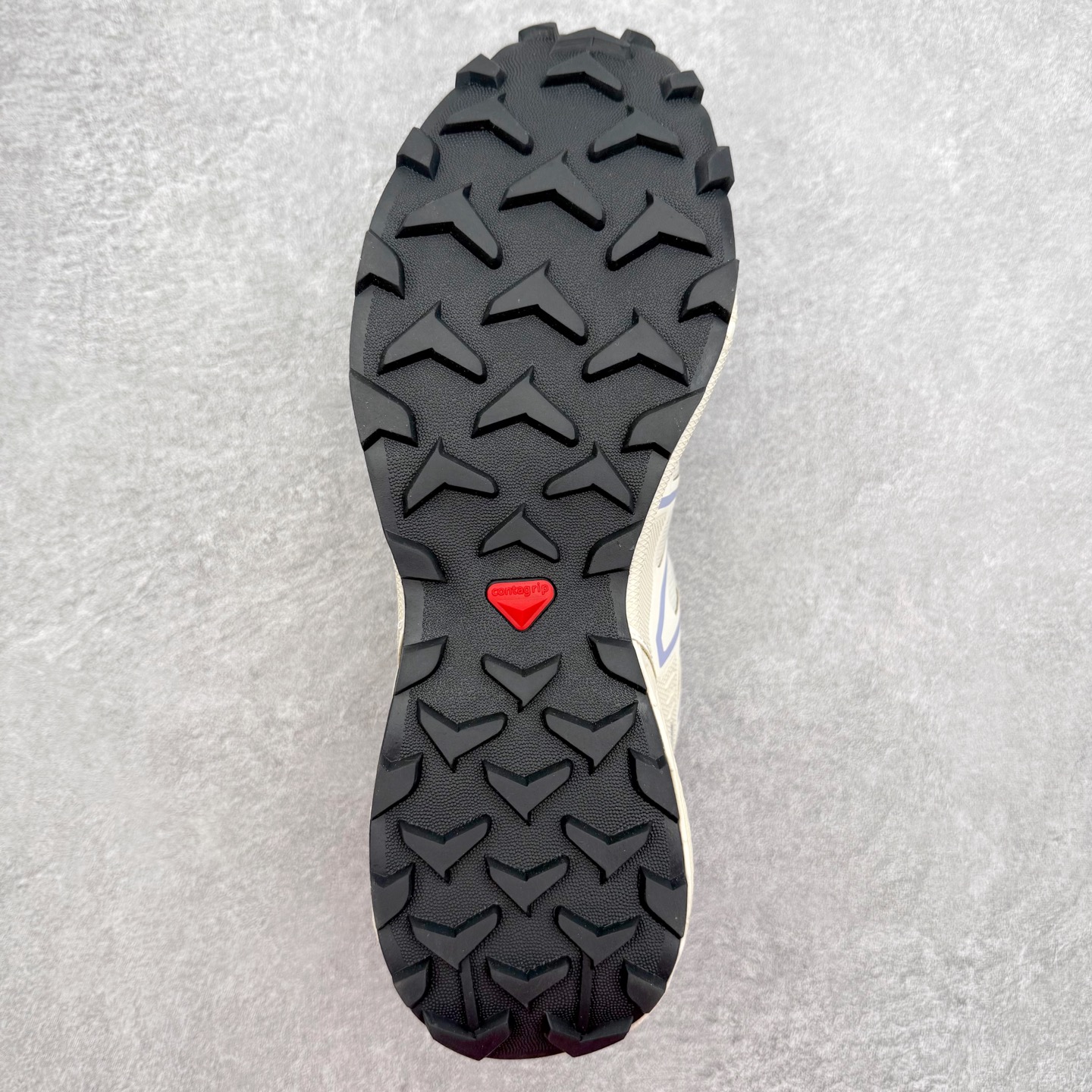 图片[9]-SALOMON 萨洛蒙 Speedcross 3 舒适轻盈减震包裹性支撑耐磨轻便低帮生活休闲鞋 男女同款 SALOMON诞生于1947年的法国阿尔卑斯山区，全球知名的户外运动品牌。一直致力于推动滑雪、越野跑等山地运动的发展及产品的进步。其产品设计致力于追求创新和发掘产品的性能极限，帮助喜欢自由的人在山地间不断挑战自我。实拍调校N版已经零色差零失真 百分百还原实物色彩所见即所得 不存在货不对板色差等低级问题 选购参考实物拍摄 不混卖不参货 只用心做好货严格选品 承诺混一赔十 尺码：36 36.5 37.5 38 38.5 39 40 40.5 41 42 42.5 43 44 44.5 45-选品中心