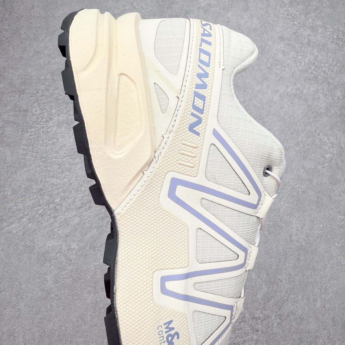 图片[6]-SALOMON 萨洛蒙 Speedcross 3 舒适轻盈减震包裹性支撑耐磨轻便低帮生活休闲鞋 男女同款 SALOMON诞生于1947年的法国阿尔卑斯山区，全球知名的户外运动品牌。一直致力于推动滑雪、越野跑等山地运动的发展及产品的进步。其产品设计致力于追求创新和发掘产品的性能极限，帮助喜欢自由的人在山地间不断挑战自我。实拍调校N版已经零色差零失真 百分百还原实物色彩所见即所得 不存在货不对板色差等低级问题 选购参考实物拍摄 不混卖不参货 只用心做好货严格选品 承诺混一赔十 尺码：36 36.5 37.5 38 38.5 39 40 40.5 41 42 42.5 43 44 44.5 45-选品中心