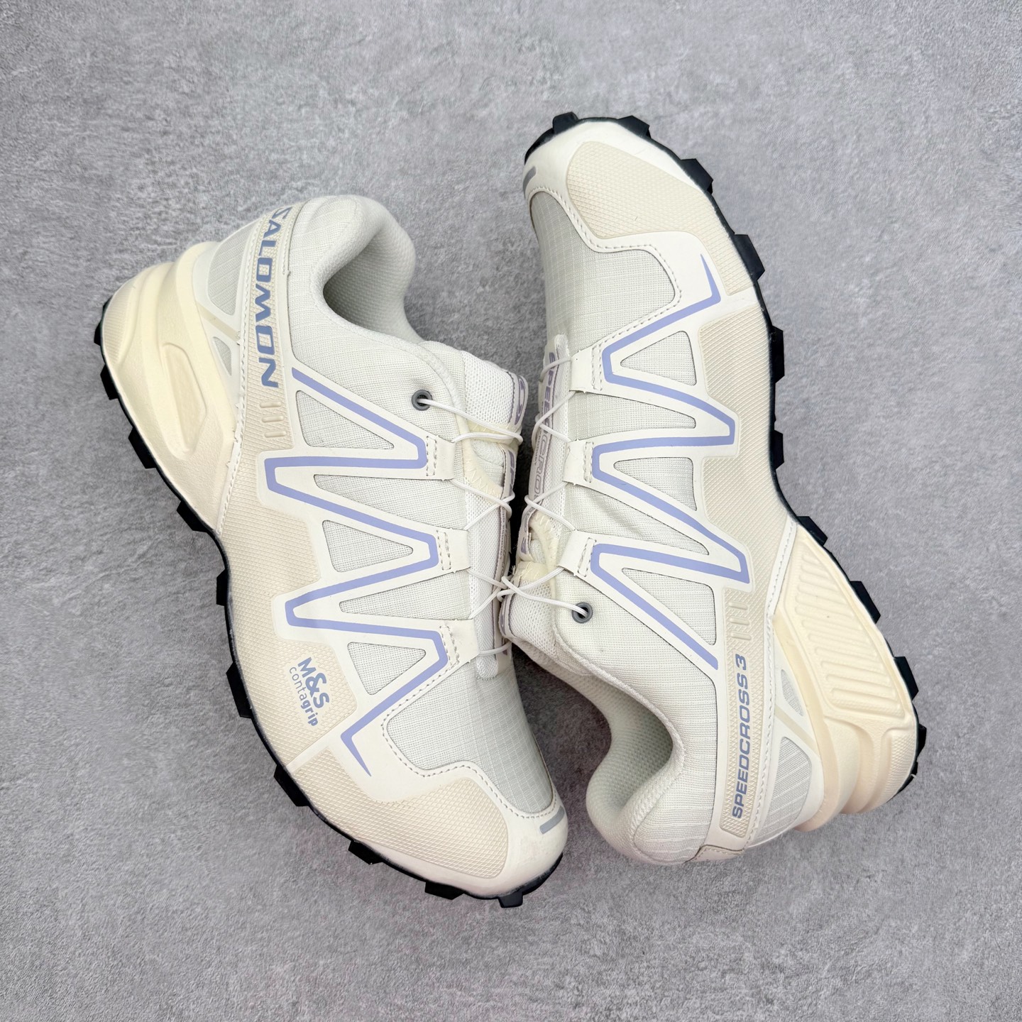 图片[3]-SALOMON 萨洛蒙 Speedcross 3 舒适轻盈减震包裹性支撑耐磨轻便低帮生活休闲鞋 男女同款 SALOMON诞生于1947年的法国阿尔卑斯山区，全球知名的户外运动品牌。一直致力于推动滑雪、越野跑等山地运动的发展及产品的进步。其产品设计致力于追求创新和发掘产品的性能极限，帮助喜欢自由的人在山地间不断挑战自我。实拍调校N版已经零色差零失真 百分百还原实物色彩所见即所得 不存在货不对板色差等低级问题 选购参考实物拍摄 不混卖不参货 只用心做好货严格选品 承诺混一赔十 尺码：36 36.5 37.5 38 38.5 39 40 40.5 41 42 42.5 43 44 44.5 45-选品中心