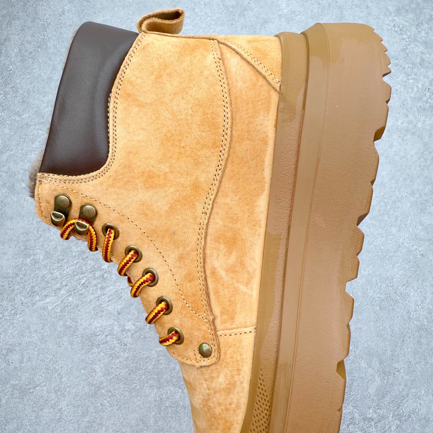 图片[7]-UGG Tasman Weather Hybrid 塔斯曼混合系列轻量休闲鞋 美国UGG秋冬新品（毛绒一体内里🔥保暖锁热）秋冬必备 户外男士高帮休闲马丁靴雪地靴系列 广东大厂品质 秋冬新款 时尚潮流搭配 面料釆用意大利进口磨砂牛皮 全鞋真牛皮材料 大底到五金都是代工厂原材料制作 好货不杀猪 首单质量严格把控 全套官网统一包装 今年冬季防寒户外专用产品 日常随意搭配 型男必备‼尺码：38-44-选品中心