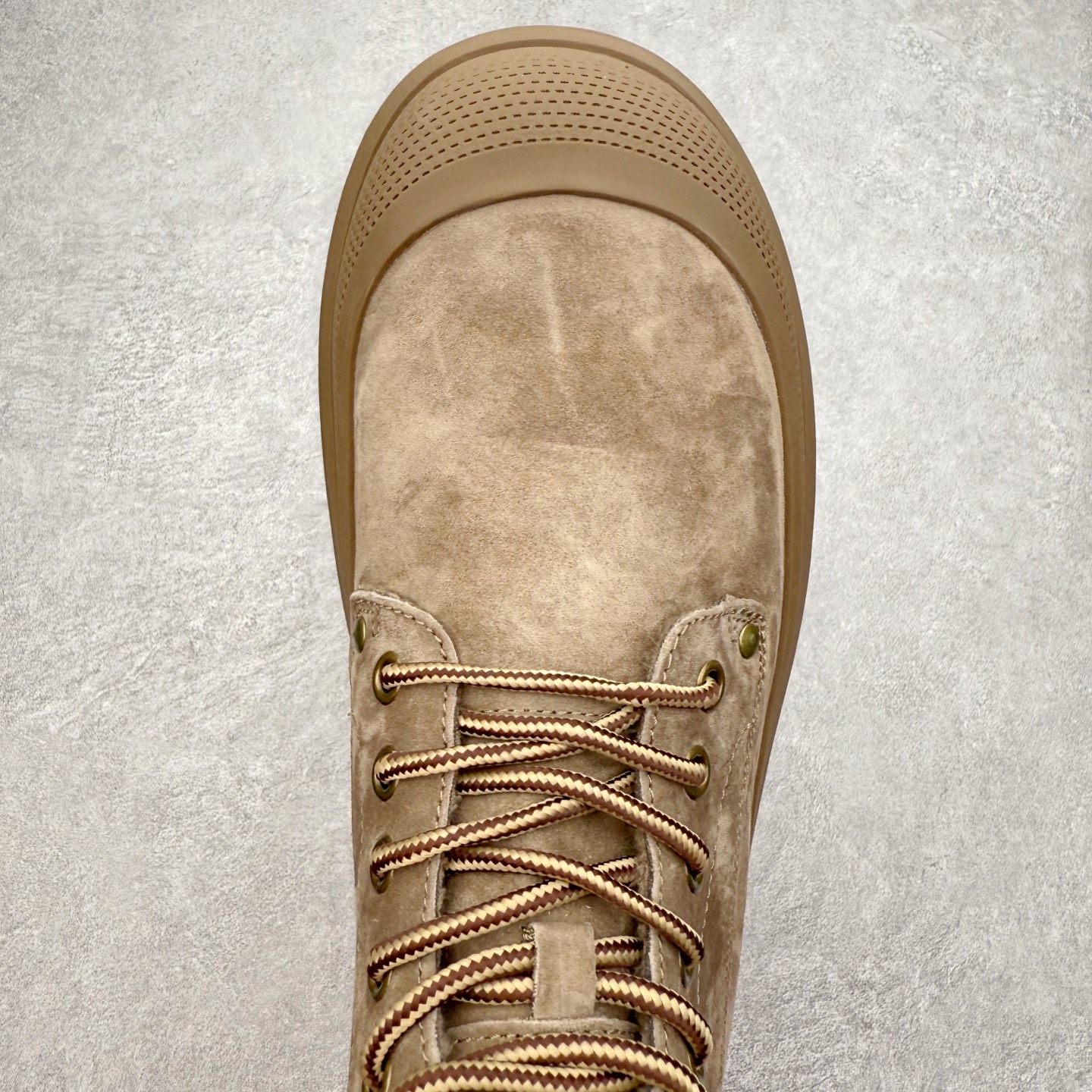 图片[4]-UGG Tasman Weather Hybrid 塔斯曼混合系列轻量休闲鞋 美国UGG秋冬新品（毛绒一体内里🔥保暖锁热）秋冬必备 户外男士高帮休闲马丁靴雪地靴系列 广东大厂品质 秋冬新款 时尚潮流搭配 面料釆用意大利进口磨砂牛皮 全鞋真牛皮材料 大底到五金都是代工厂原材料制作 好货不杀猪 首单质量严格把控 全套官网统一包装 今年冬季防寒户外专用产品 日常随意搭配 型男必备‼尺码：38-44-选品中心