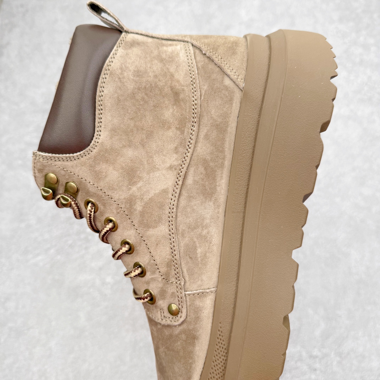 图片[7]-UGG Tasman Weather Hybrid 塔斯曼混合系列轻量休闲鞋 美国UGG秋冬新品（毛绒一体内里🔥保暖锁热）秋冬必备 户外男士高帮休闲马丁靴雪地靴系列 广东大厂品质 秋冬新款 时尚潮流搭配 面料釆用意大利进口磨砂牛皮 全鞋真牛皮材料 大底到五金都是代工厂原材料制作 好货不杀猪 首单质量严格把控 全套官网统一包装 今年冬季防寒户外专用产品 日常随意搭配 型男必备‼尺码：38-44-选品中心