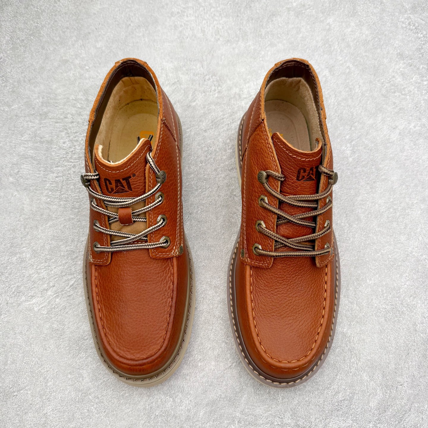 图片[2]-CAT卡特 户外工装轻底休闲马丁靴大黄靴系列 广东大厂品质 全新工艺升级 全鞋真牛皮材料 大底到五金都是代工厂原材料制作 同原版固特异永不开胶工艺 好货不杀猪 首单质量严格把控 全网独家首发 品质毋庸置疑 全套官网统一包装 今年冬季防寒户外专用 日常随意搭配 尺码：39 40 41 42 43 44（皮鞋码）-选品中心