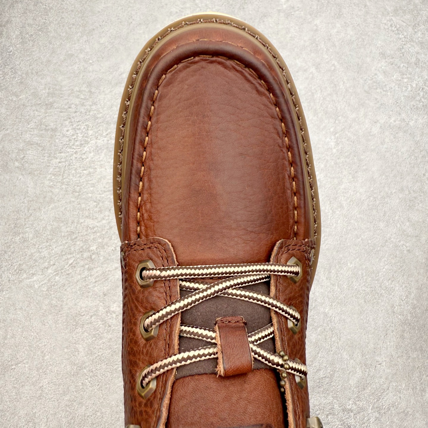 图片[4]-CAT卡特 户外工装轻底休闲马丁靴大黄靴系列 广东大厂品质 全新工艺升级 全鞋真牛皮材料 大底到五金都是代工厂原材料制作 同原版固特异永不开胶工艺 好货不杀猪 首单质量严格把控 全网独家首发 品质毋庸置疑 全套官网统一包装 今年冬季防寒户外专用 日常随意搭配 尺码：39 40 41 42 43 44（皮鞋码）-选品中心