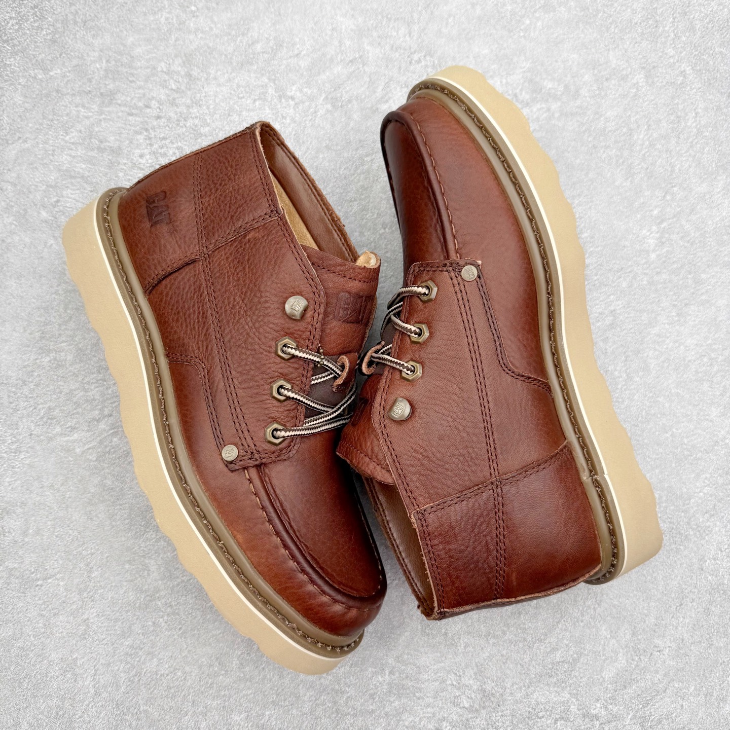 图片[3]-CAT卡特 户外工装轻底休闲马丁靴大黄靴系列 广东大厂品质 全新工艺升级 全鞋真牛皮材料 大底到五金都是代工厂原材料制作 同原版固特异永不开胶工艺 好货不杀猪 首单质量严格把控 全网独家首发 品质毋庸置疑 全套官网统一包装 今年冬季防寒户外专用 日常随意搭配 尺码：39 40 41 42 43 44（皮鞋码）-选品中心