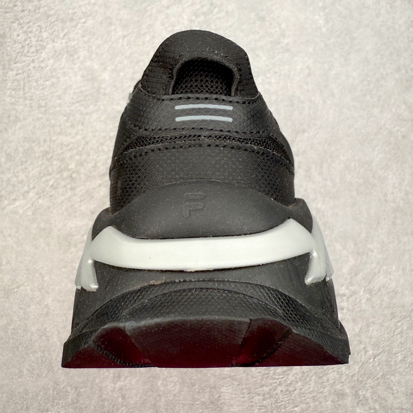 图片[8]-＃纯原福利 FILA 斐乐经典百搭休闲防滑减震耐磨低帮运动鞋 传承了 FILA 的百年基因，融入年轻运动及潮流文化，成为引领变革、创新突破的一代。以“1+N” 的跨界合作模式重现经典的同时创造经典。带来最出其不意的跨界合作惊喜。同时，FILAFUSION把FILA 的 DNA 融入到定制体验里，你可以随心制造厲于你的产品。FILA FUSION 的鞋家族涵盖了老爹鞋、跑步鞋、网球鞋、季节款。风格复古新潮，满足了时尚人士出行及各类运动的搭配需求，成为当下年轻人筷拥的鞋类品牌之一。FILA FUSION 走进年轻人的世界，通过年轻人运动，街舞，滑板，篮球，展现 FILA FUSION 的潮流态度和年轻文化。FILA FUSION 认为末来属于引领变革、创新突破的年轻一代，让我们一起构成 FILA 未来的蓝图吧！尺码：35.5 36 36.5 37.5 38 38.5 39 40-选品中心