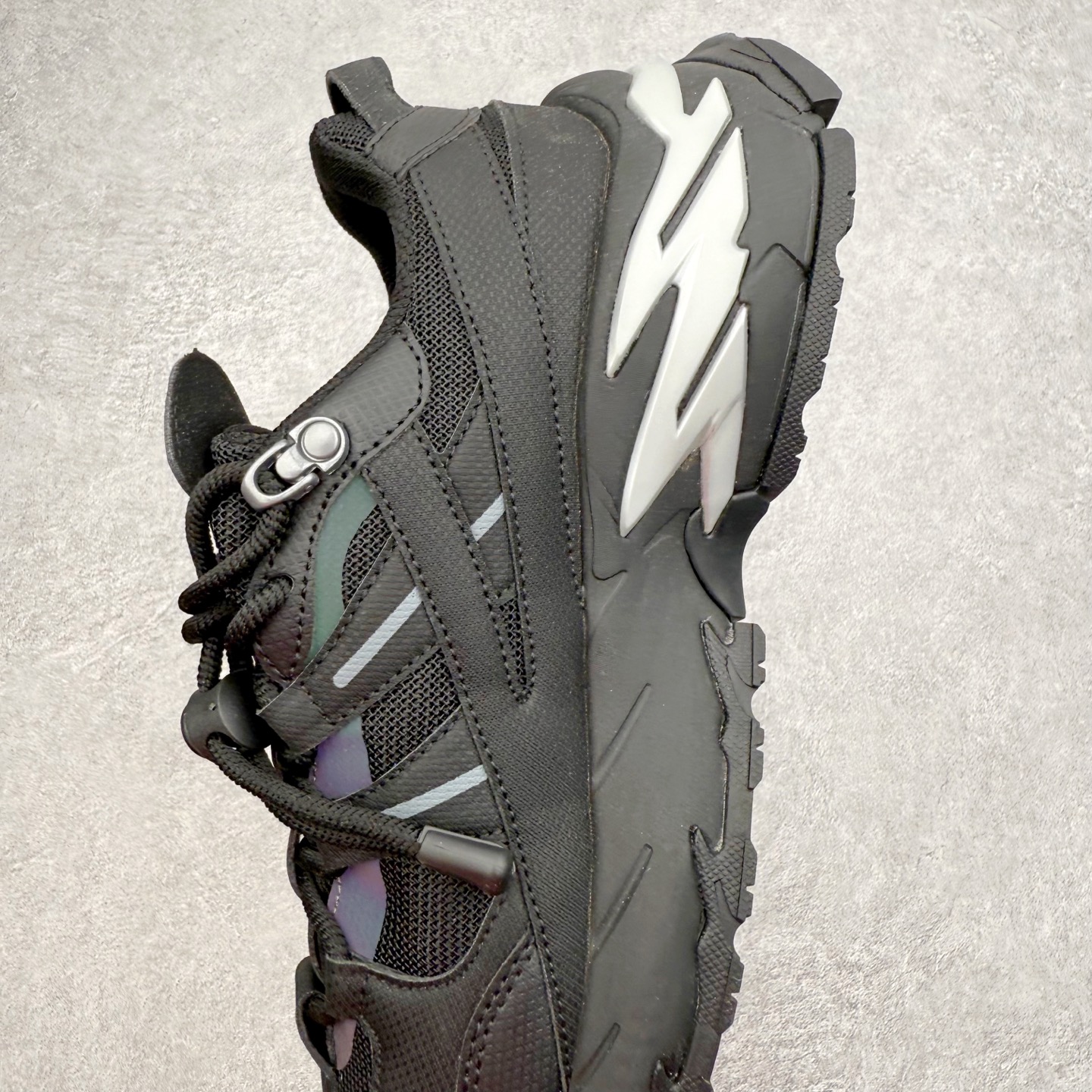 图片[7]-＃纯原福利 FILA 斐乐经典百搭休闲防滑减震耐磨低帮运动鞋 传承了 FILA 的百年基因，融入年轻运动及潮流文化，成为引领变革、创新突破的一代。以“1+N” 的跨界合作模式重现经典的同时创造经典。带来最出其不意的跨界合作惊喜。同时，FILAFUSION把FILA 的 DNA 融入到定制体验里，你可以随心制造厲于你的产品。FILA FUSION 的鞋家族涵盖了老爹鞋、跑步鞋、网球鞋、季节款。风格复古新潮，满足了时尚人士出行及各类运动的搭配需求，成为当下年轻人筷拥的鞋类品牌之一。FILA FUSION 走进年轻人的世界，通过年轻人运动，街舞，滑板，篮球，展现 FILA FUSION 的潮流态度和年轻文化。FILA FUSION 认为末来属于引领变革、创新突破的年轻一代，让我们一起构成 FILA 未来的蓝图吧！尺码：35.5 36 36.5 37.5 38 38.5 39 40-选品中心