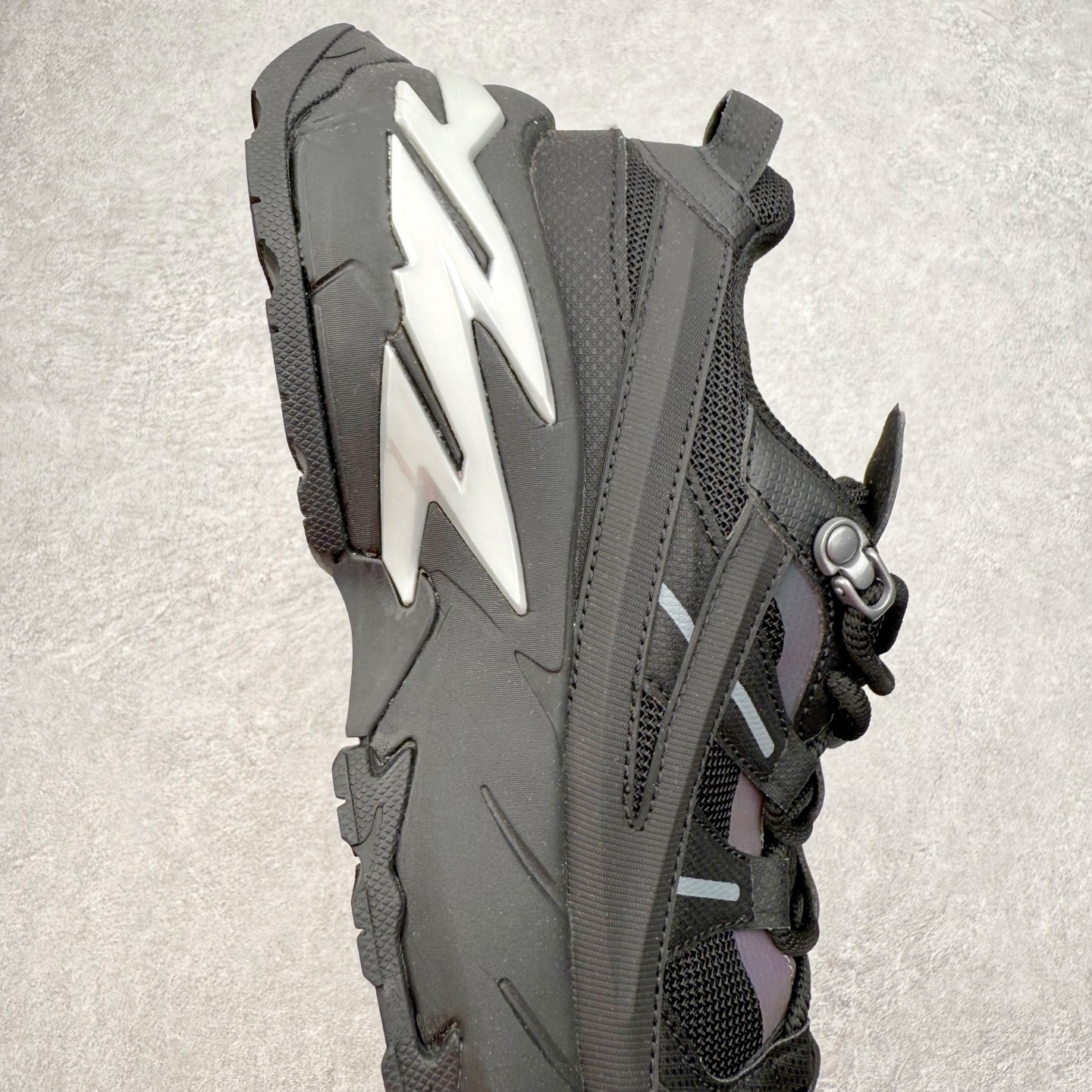 图片[6]-＃纯原福利 FILA 斐乐经典百搭休闲防滑减震耐磨低帮运动鞋 传承了 FILA 的百年基因，融入年轻运动及潮流文化，成为引领变革、创新突破的一代。以“1+N” 的跨界合作模式重现经典的同时创造经典。带来最出其不意的跨界合作惊喜。同时，FILAFUSION把FILA 的 DNA 融入到定制体验里，你可以随心制造厲于你的产品。FILA FUSION 的鞋家族涵盖了老爹鞋、跑步鞋、网球鞋、季节款。风格复古新潮，满足了时尚人士出行及各类运动的搭配需求，成为当下年轻人筷拥的鞋类品牌之一。FILA FUSION 走进年轻人的世界，通过年轻人运动，街舞，滑板，篮球，展现 FILA FUSION 的潮流态度和年轻文化。FILA FUSION 认为末来属于引领变革、创新突破的年轻一代，让我们一起构成 FILA 未来的蓝图吧！尺码：35.5 36 36.5 37.5 38 38.5 39 40-选品中心