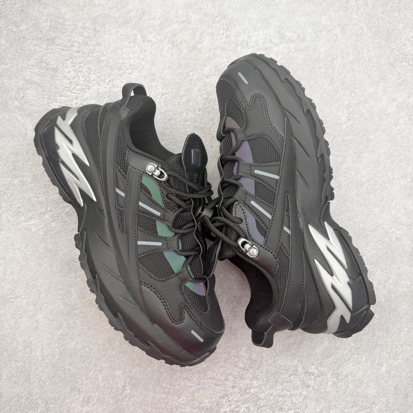 图片[3]-＃纯原福利 FILA 斐乐经典百搭休闲防滑减震耐磨低帮运动鞋 传承了 FILA 的百年基因，融入年轻运动及潮流文化，成为引领变革、创新突破的一代。以“1+N” 的跨界合作模式重现经典的同时创造经典。带来最出其不意的跨界合作惊喜。同时，FILAFUSION把FILA 的 DNA 融入到定制体验里，你可以随心制造厲于你的产品。FILA FUSION 的鞋家族涵盖了老爹鞋、跑步鞋、网球鞋、季节款。风格复古新潮，满足了时尚人士出行及各类运动的搭配需求，成为当下年轻人筷拥的鞋类品牌之一。FILA FUSION 走进年轻人的世界，通过年轻人运动，街舞，滑板，篮球，展现 FILA FUSION 的潮流态度和年轻文化。FILA FUSION 认为末来属于引领变革、创新突破的年轻一代，让我们一起构成 FILA 未来的蓝图吧！尺码：35.5 36 36.5 37.5 38 38.5 39 40-选品中心