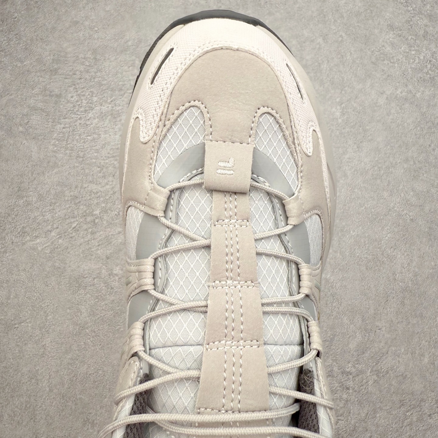 图片[4]-＃纯原福利 FILA 斐乐经典百搭休闲防滑减震耐磨低帮运动鞋 传承了 FILA 的百年基因，融入年轻运动及潮流文化，成为引领变革、创新突破的一代。以“1+N” 的跨界合作模式重现经典的同时创造经典。带来最出其不意的跨界合作惊喜。同时，FILAFUSION把FILA 的 DNA 融入到定制体验里，你可以随心制造厲于你的产品。FILA FUSION 的鞋家族涵盖了老爹鞋、跑步鞋、网球鞋、季节款。风格复古新潮，满足了时尚人士出行及各类运动的搭配需求，成为当下年轻人筷拥的鞋类品牌之一。FILA FUSION 走进年轻人的世界，通过年轻人运动，街舞，滑板，篮球，展现 FILA FUSION 的潮流态度和年轻文化。FILA FUSION 认为末来属于引领变革、创新突破的年轻一代，让我们一起构成 FILA 未来的蓝图吧！尺码：35.5 36 36.5 37.5 38 38.5 39 40-选品中心