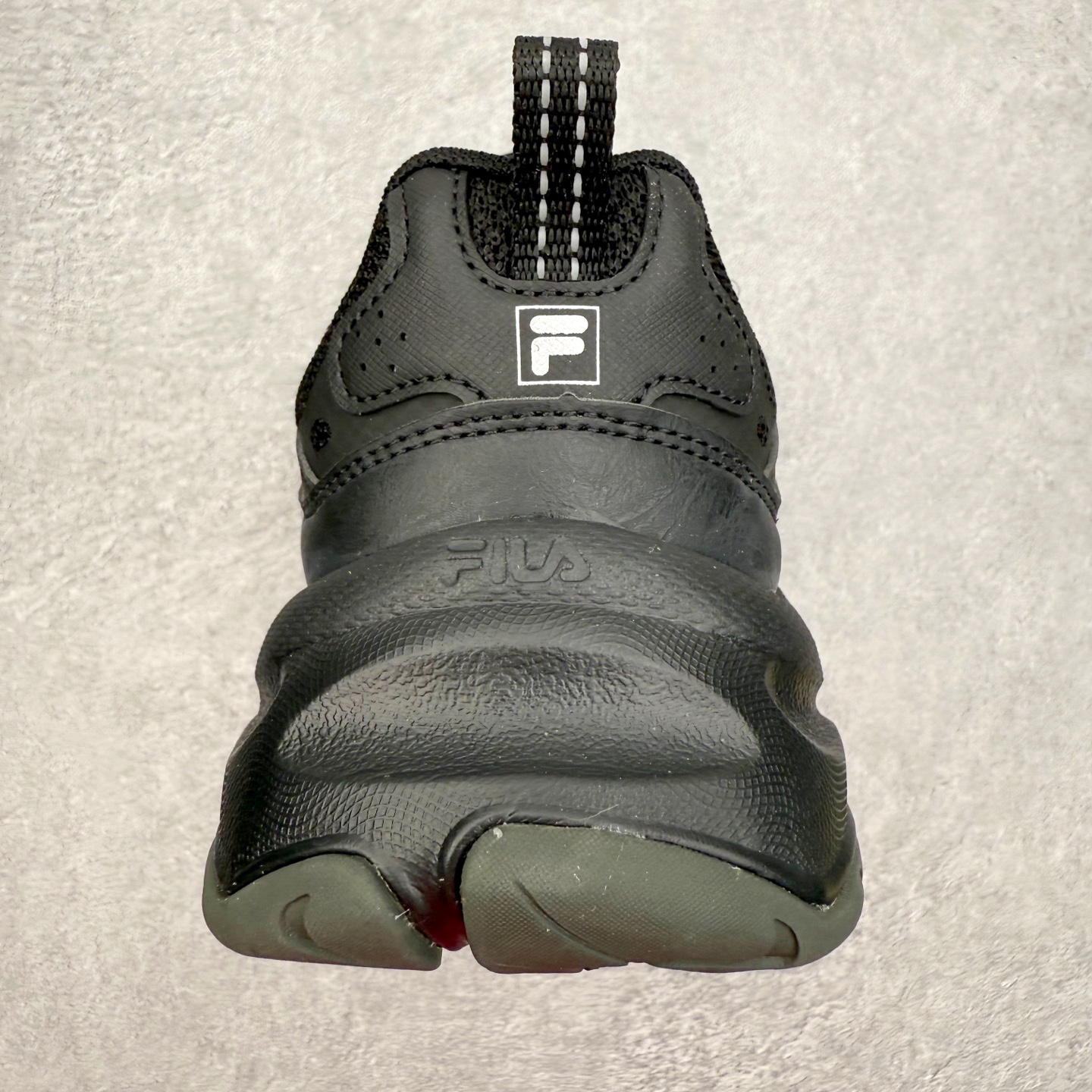 图片[8]-＃纯原福利 FILA 斐乐经典百搭休闲防滑减震耐磨低帮运动鞋 传承了 FILA 的百年基因，融入年轻运动及潮流文化，成为引领变革、创新突破的一代。以“1+N” 的跨界合作模式重现经典的同时创造经典。带来最出其不意的跨界合作惊喜。同时，FILAFUSION把FILA 的 DNA 融入到定制体验里，你可以随心制造厲于你的产品。FILA FUSION 的鞋家族涵盖了老爹鞋、跑步鞋、网球鞋、季节款。风格复古新潮，满足了时尚人士出行及各类运动的搭配需求，成为当下年轻人筷拥的鞋类品牌之一。FILA FUSION 走进年轻人的世界，通过年轻人运动，街舞，滑板，篮球，展现 FILA FUSION 的潮流态度和年轻文化。FILA FUSION 认为末来属于引领变革、创新突破的年轻一代，让我们一起构成 FILA 未来的蓝图吧！尺码：35.5 36 36.5 37.5 38 38.5 39 40-选品中心