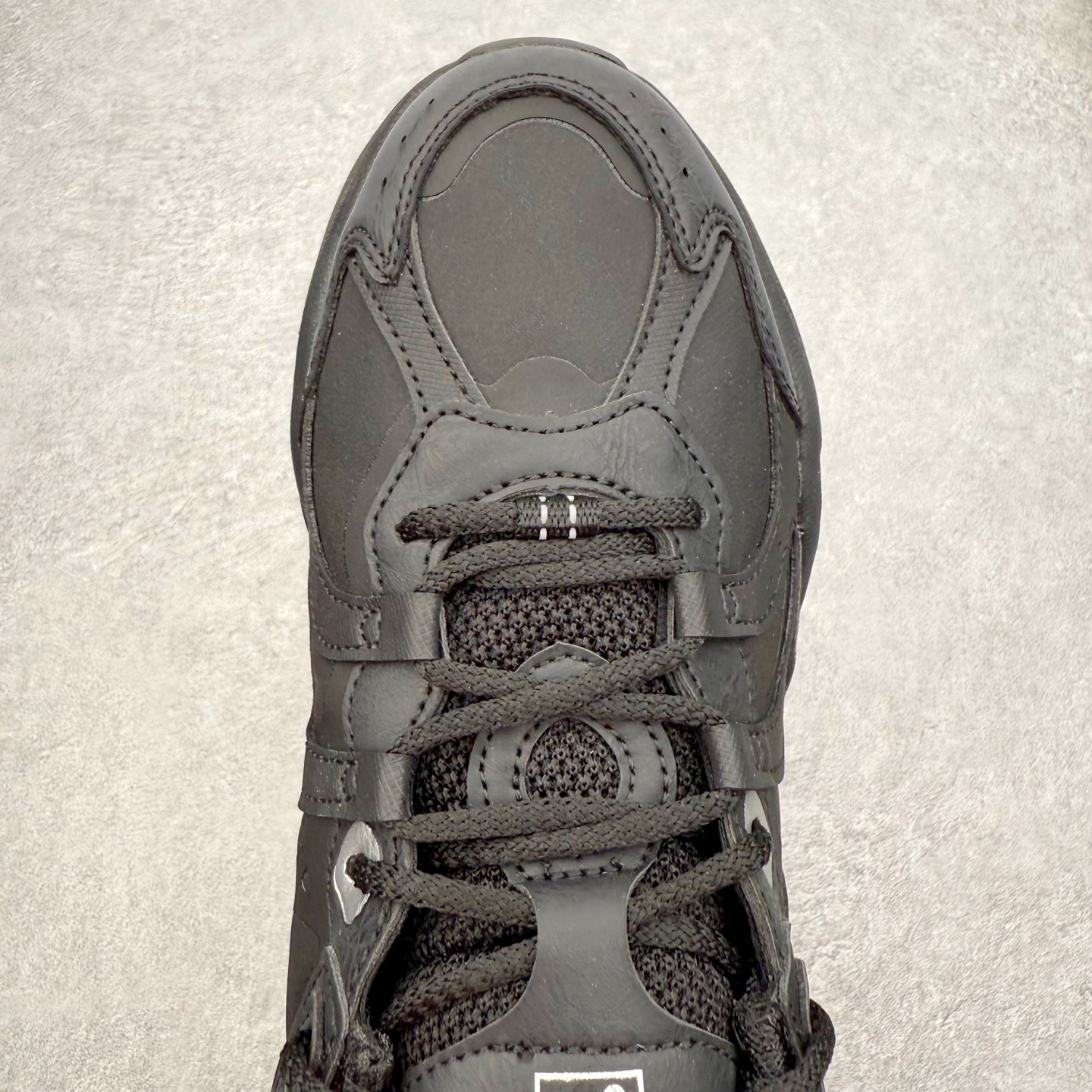 图片[4]-＃纯原福利 FILA 斐乐经典百搭休闲防滑减震耐磨低帮运动鞋 传承了 FILA 的百年基因，融入年轻运动及潮流文化，成为引领变革、创新突破的一代。以“1+N” 的跨界合作模式重现经典的同时创造经典。带来最出其不意的跨界合作惊喜。同时，FILAFUSION把FILA 的 DNA 融入到定制体验里，你可以随心制造厲于你的产品。FILA FUSION 的鞋家族涵盖了老爹鞋、跑步鞋、网球鞋、季节款。风格复古新潮，满足了时尚人士出行及各类运动的搭配需求，成为当下年轻人筷拥的鞋类品牌之一。FILA FUSION 走进年轻人的世界，通过年轻人运动，街舞，滑板，篮球，展现 FILA FUSION 的潮流态度和年轻文化。FILA FUSION 认为末来属于引领变革、创新突破的年轻一代，让我们一起构成 FILA 未来的蓝图吧！尺码：35.5 36 36.5 37.5 38 38.5 39 40-选品中心