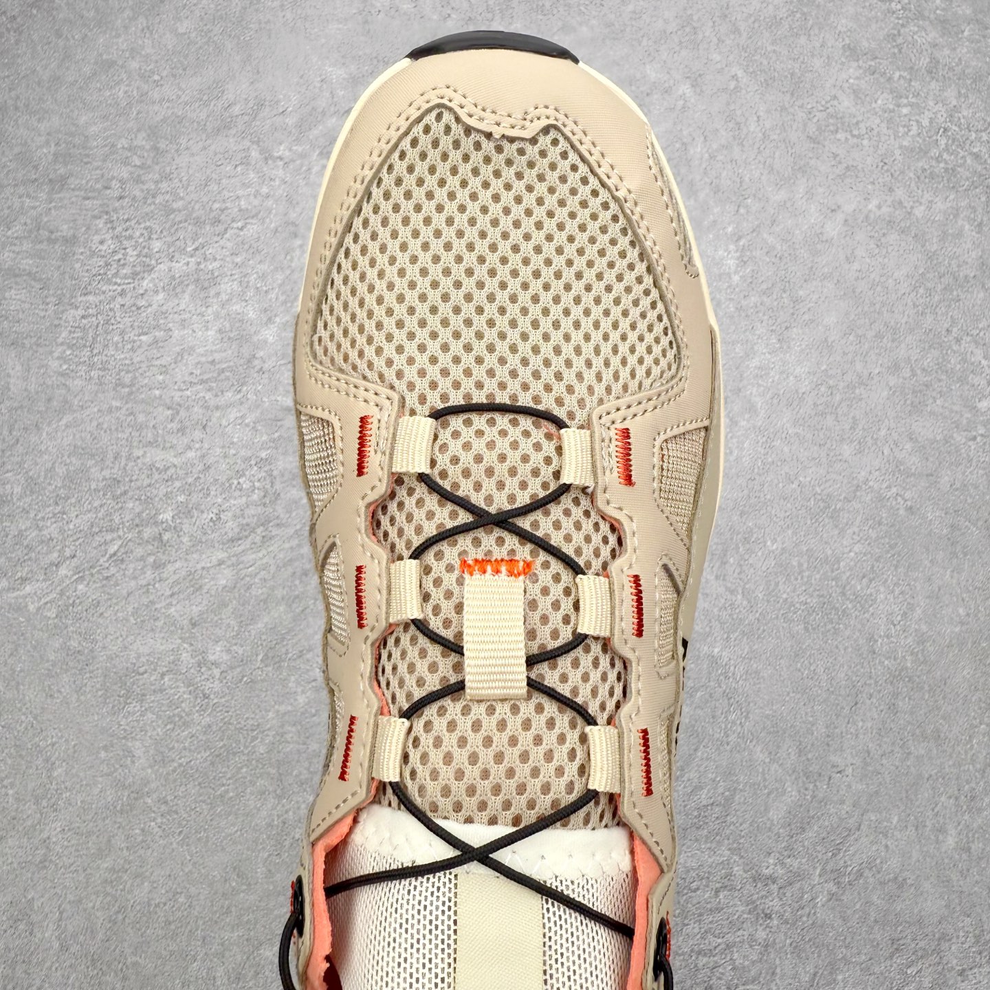 图片[4]-SALOMON萨洛蒙 Techamphibian 5 圆头舒适 透气速干抓地溯溪鞋 男女同款 SALOMON诞生于1947年的法国阿尔卑斯山区，全球知名的户外运动品牌。一直致力于推动滑雪、越野跑等山地运动的发展及产品的进步。其产品设计致力于追求创新和发掘产品的性能极限，帮助喜欢自由的人在山地间不断挑战自我。实拍调校N版已经零色差零失真 百分百还原实物色彩所见即所得 不存在货不对板色差等低级问题 选购参考实物拍摄 不混卖不参货 只用心做好货严格选品 承诺混一赔十 尺码：36 36.5 37.5 38 38.5 39 40 40.5 41 42 42.5 43 44 44.5 45-选品中心