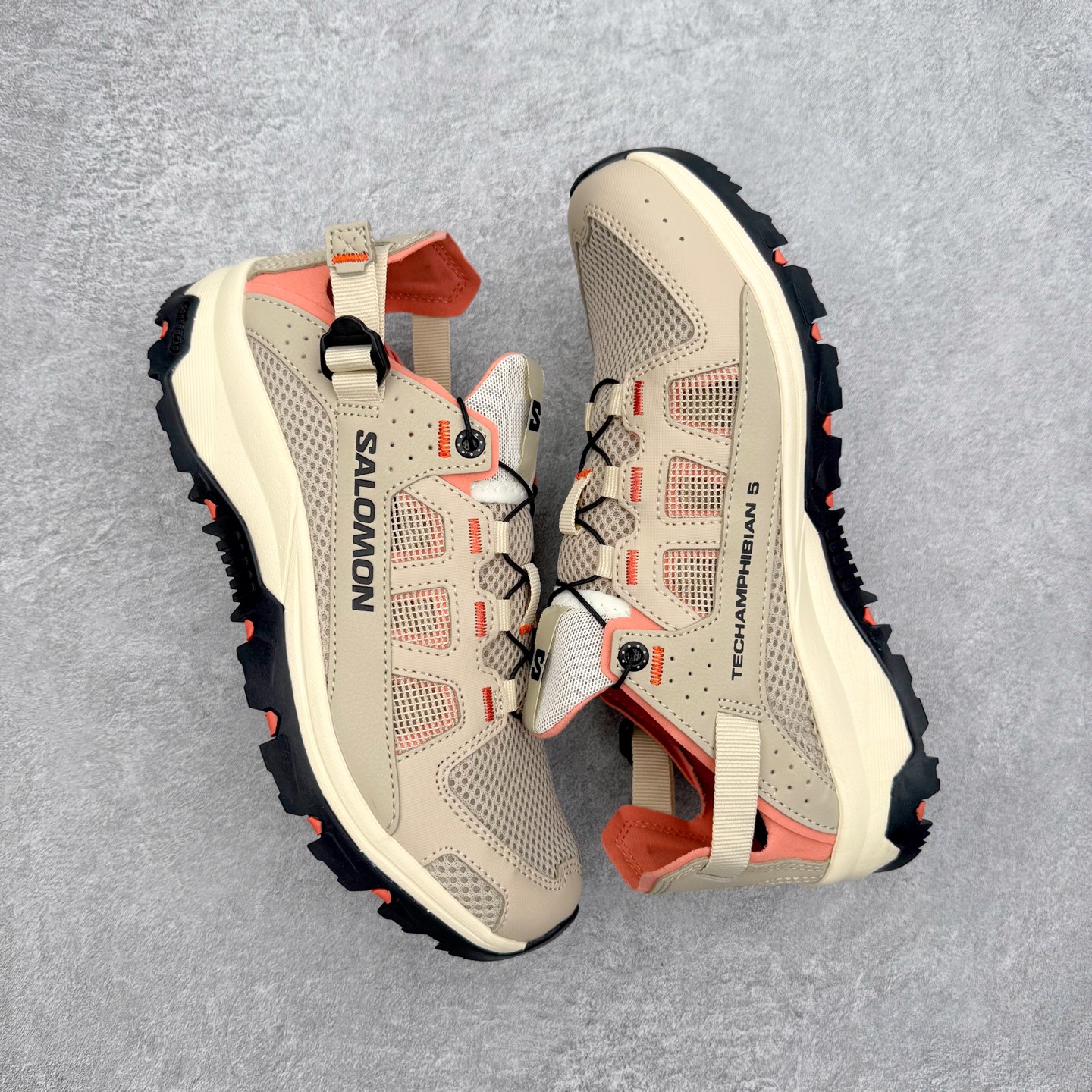 图片[3]-SALOMON萨洛蒙 Techamphibian 5 圆头舒适 透气速干抓地溯溪鞋 男女同款 SALOMON诞生于1947年的法国阿尔卑斯山区，全球知名的户外运动品牌。一直致力于推动滑雪、越野跑等山地运动的发展及产品的进步。其产品设计致力于追求创新和发掘产品的性能极限，帮助喜欢自由的人在山地间不断挑战自我。实拍调校N版已经零色差零失真 百分百还原实物色彩所见即所得 不存在货不对板色差等低级问题 选购参考实物拍摄 不混卖不参货 只用心做好货严格选品 承诺混一赔十 尺码：36 36.5 37.5 38 38.5 39 40 40.5 41 42 42.5 43 44 44.5 45-选品中心