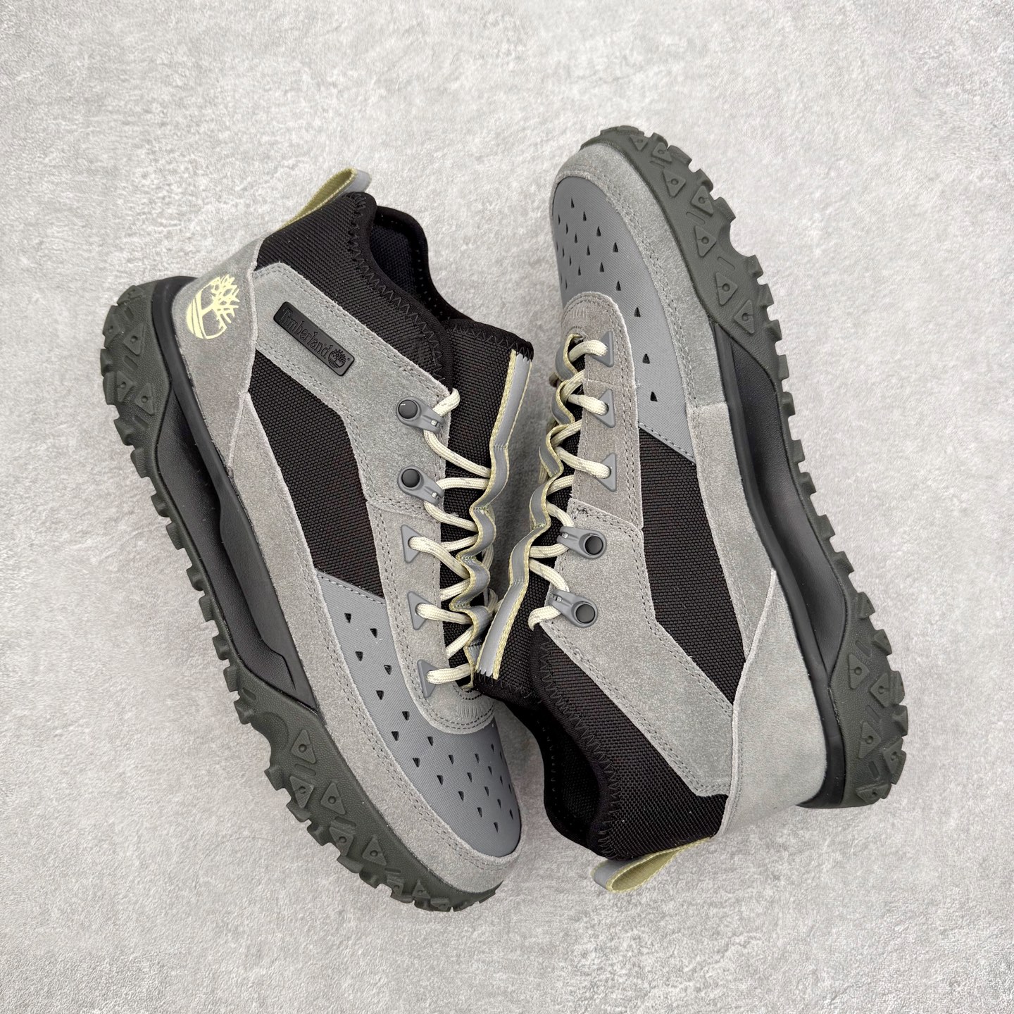 图片[3]-Timberland Greenstride Motion 6 添柏岚防滑耐磨低帮户外功能鞋 简约大方的造型设计，给人以随性休闲的时尚格调，穿着舒适轻便，运动灵活自如，满足日常个性穿搭。Timberland户外品牌最早成立于1918年的美国波士顿，它的成功故事就从第一双防水皮靴Yellow Boots开始。这双具备完全防水机能的靴子瞬间广受好评，他那独创又不失古典的款式，以及大胆使用黄色的崭新风格，吸引了广大消费者的目光。现今仍不改其原有风貌的这双黄靴，就是火遍全球的“大黄靴”。Timberland的高端工艺、实穿耐用等特点让他拥有绝对鞋界地位。尺码：40 41 41.5 42 43 43.5 44 44.5 45 45.5 46-选品中心