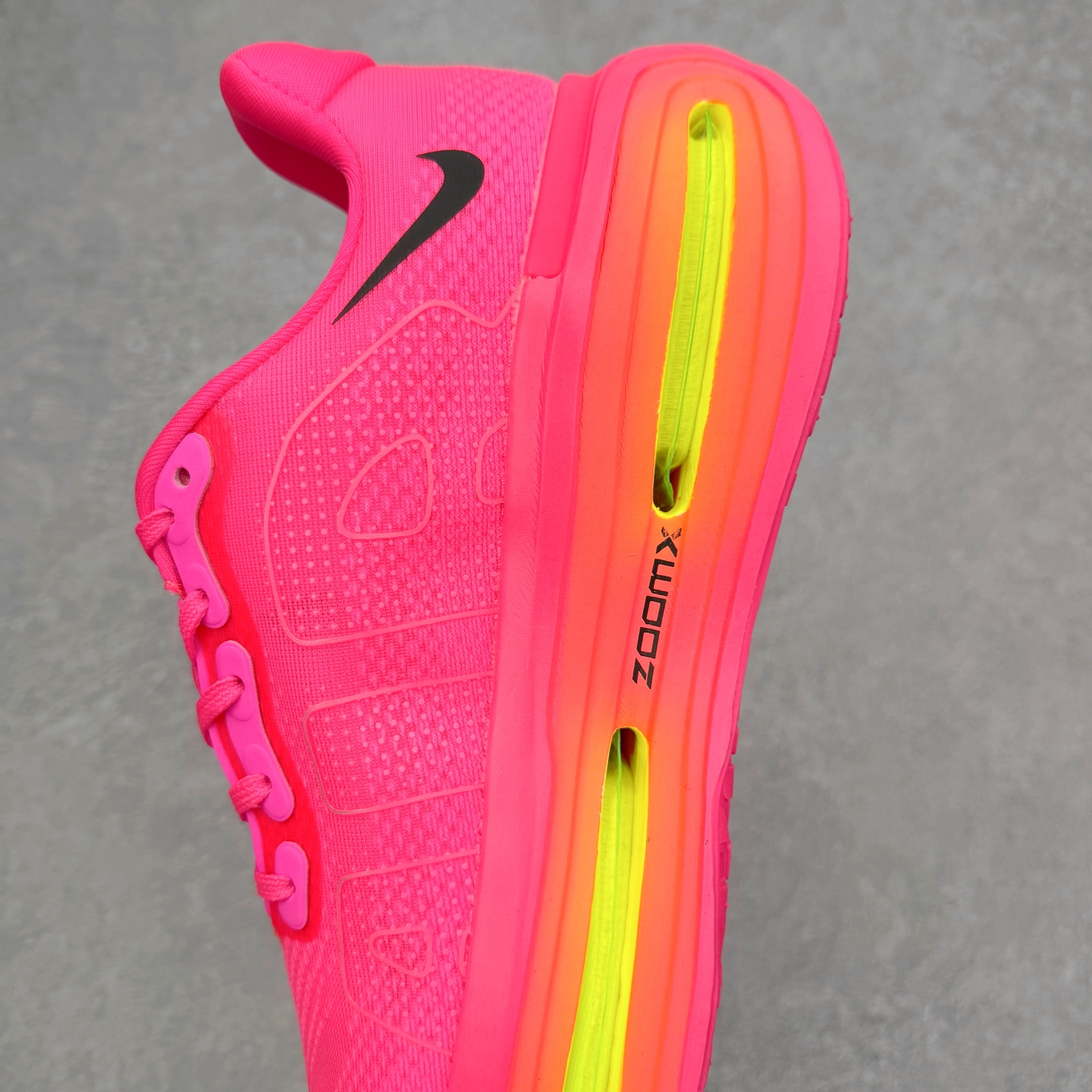 图片[7]-NK Vomero Premium 时尚舒适 网布防滑耐磨 低帮跑步鞋 HM5973-603 实拍调校N版已经零色差零失真 百分百还原实物色彩所见即所得 不存在货不对板色差等低级问题 选购参考实物拍摄 不混卖不参货 只用心做好货严格选品 承诺混一赔十 尺码：36 36.5 37.5 38 38.5 39 40 40.5 41 42 42.5 43 44 44.5 45-选品中心