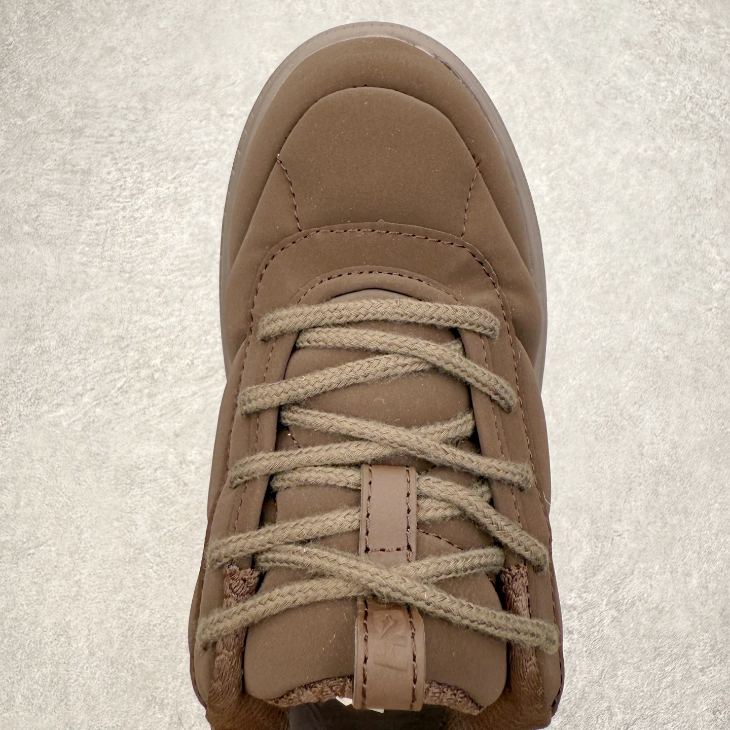 图片[4]-＃纯原 MARNI x HOKA ONE ONE Bondi B3LS 联名款简约舒适低帮休闲跑步鞋 HOKA ONE ONE是来自美国的跑步鞋知名品牌，创立于2009年，始终致力于为所有跑者提供更新、更好的跑步装备。相比常规跑鞋，HOKA ONE ONE特别研发使用性能独特的几何形跑鞋中底，此种鞋底更厚、更高、回弹性也更好，除了卓越的缓冲性能，它还能內各种阶段的跑者带来更具动感、更加稳定的跑步体验。HOKAONE ONE从设计之初就清楚意识到，要保证跑者步幅的均匀一致，双脚自然而然的运动至关重要。尺码：36 36.5 37.5 38 38.5 39 40 40.5 41 42 42.5 43 44 44.5 45-选品中心