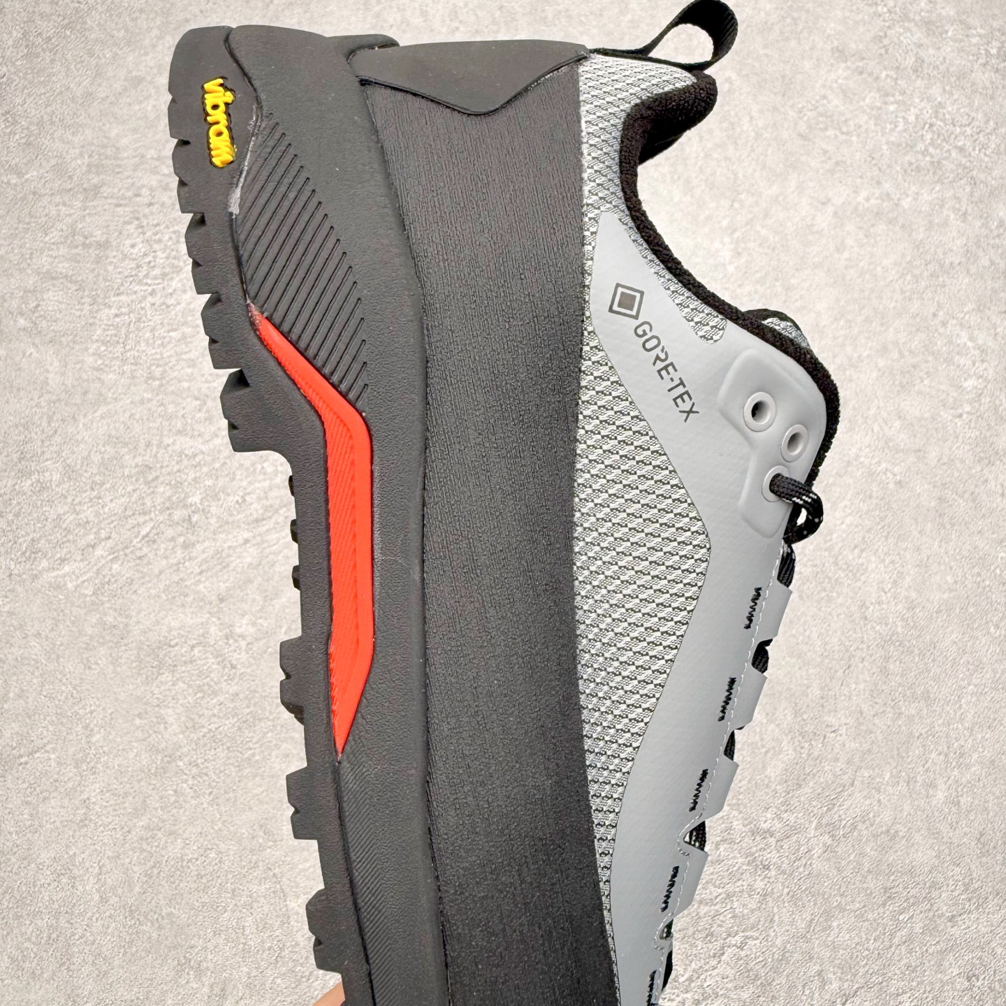 图片[6]-THE NORTH FACE Verto Alpine GORE-TEX 北面舒适 防滑耐磨 低帮 生活休闲鞋 专业户外登山品牌（北面）The North Face自1966年创立，由两位热爱登山徒步的年轻登山者于美西旧金山开创，不断透过研发与创新，并且将最先进的技术结合在服装与鞋款设计，生产多种外型帅气且专业能力非常强的户外运动装备而备受欢迎。尺码：36-45-选品中心