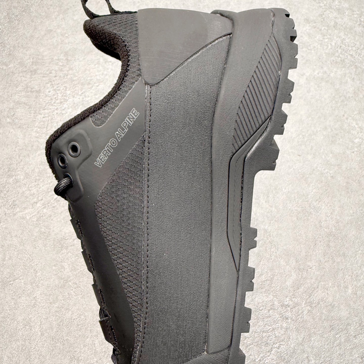 图片[7]-THE NORTH FACE Verto Alpine GORE-TEX 北面舒适 防滑耐磨 低帮 生活休闲鞋 专业户外登山品牌（北面）The North Face自1966年创立，由两位热爱登山徒步的年轻登山者于美西旧金山开创，不断透过研发与创新，并且将最先进的技术结合在服装与鞋款设计，生产多种外型帅气且专业能力非常强的户外运动装备而备受欢迎。尺码：36-45-选品中心