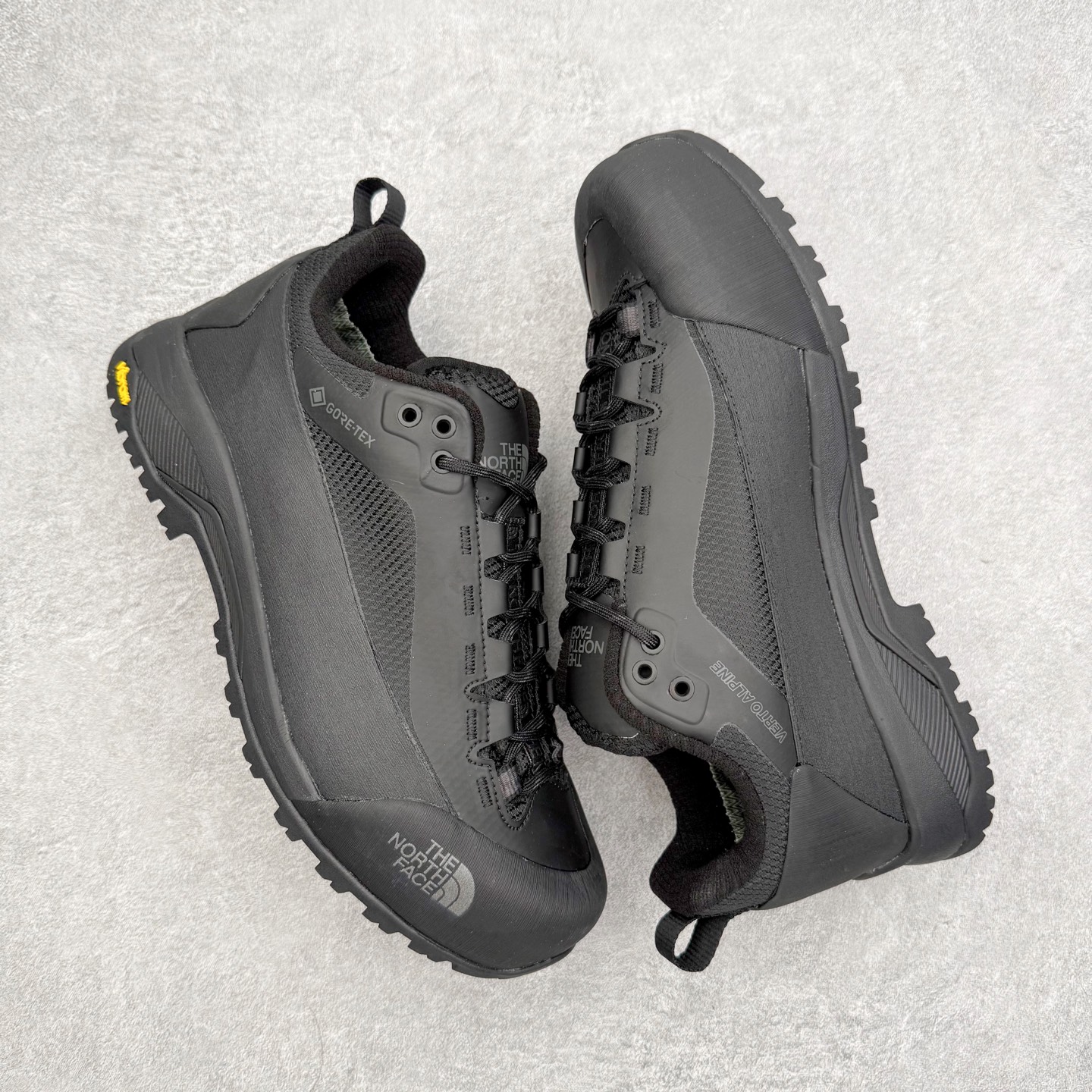 图片[3]-THE NORTH FACE Verto Alpine GORE-TEX 北面舒适 防滑耐磨 低帮 生活休闲鞋 专业户外登山品牌（北面）The North Face自1966年创立，由两位热爱登山徒步的年轻登山者于美西旧金山开创，不断透过研发与创新，并且将最先进的技术结合在服装与鞋款设计，生产多种外型帅气且专业能力非常强的户外运动装备而备受欢迎。尺码：36-45-选品中心