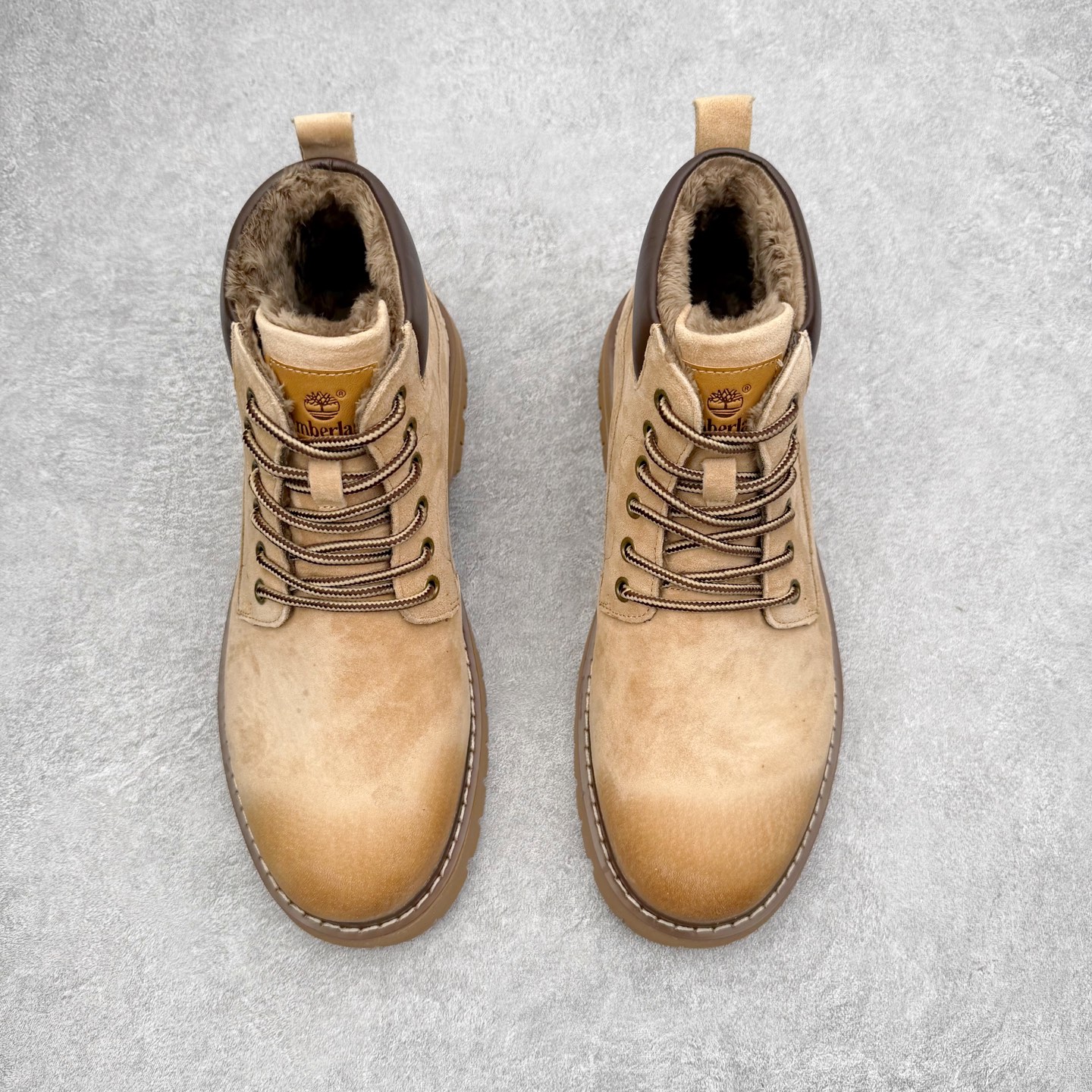 图片[2]-Timberland添柏岚/天伯伦 秋冬新品 秋冬必备户外休闲大黄靴系列#广东大厂品质 原盒原包装 时尚潮流搭配 面料采用意大利🇮🇹顶级磨砂细纹牛皮 轻质大底 搭配防臭防腐真皮乳胶鞋垫 大底到五金都是代工厂原材料制作 同原版固特异永不开胶工艺 好货不杀猪 首单质量严格把控 全网独家首发 品质毋庸置疑 全套官网统一包装 给您完美的穿着体验 质量考究耐穿 型男必备 专治不帅 高品质脚感一流 今年冬季防寒户外专用 日常随意搭配 尺码：38-44（皮鞋码）-选品中心