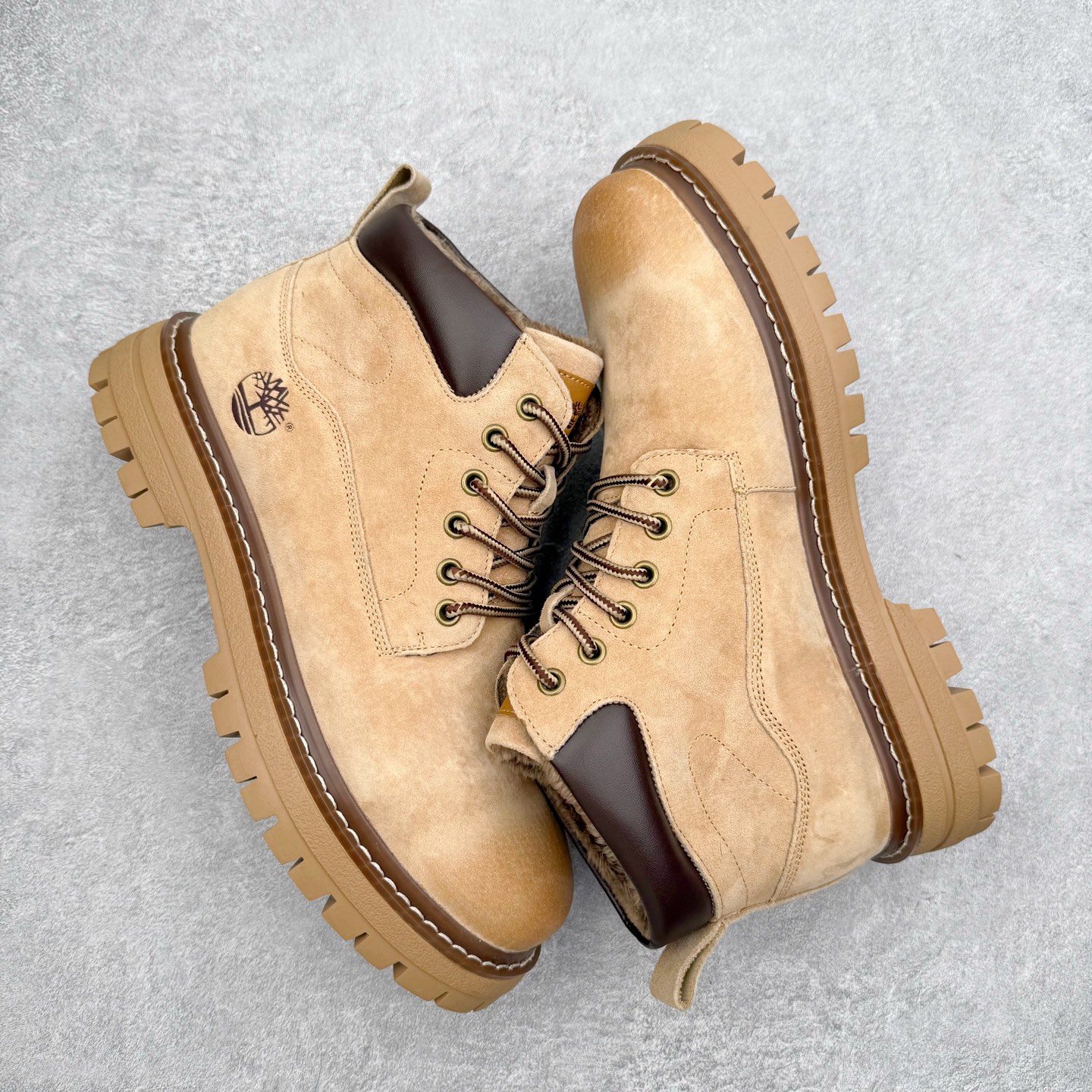 图片[3]-Timberland添柏岚/天伯伦 秋冬新品 秋冬必备户外休闲大黄靴系列#广东大厂品质 原盒原包装 时尚潮流搭配 面料采用意大利🇮🇹顶级磨砂细纹牛皮 轻质大底 搭配防臭防腐真皮乳胶鞋垫 大底到五金都是代工厂原材料制作 同原版固特异永不开胶工艺 好货不杀猪 首单质量严格把控 全网独家首发 品质毋庸置疑 全套官网统一包装 给您完美的穿着体验 质量考究耐穿 型男必备 专治不帅 高品质脚感一流 今年冬季防寒户外专用 日常随意搭配 尺码：38-44（皮鞋码）-选品中心