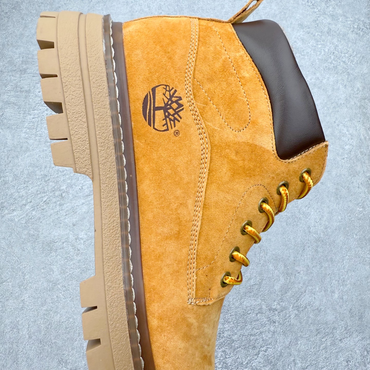 图片[6]-Timberland添柏岚/天伯伦 秋冬新品 秋冬必备户外休闲大黄靴系列#广东大厂品质 原盒原包装 时尚潮流搭配 面料采用意大利🇮🇹顶级磨砂细纹牛皮 轻质大底 搭配防臭防腐真皮乳胶鞋垫 大底到五金都是代工厂原材料制作 同原版固特异永不开胶工艺 好货不杀猪 首单质量严格把控 全网独家首发 品质毋庸置疑 全套官网统一包装 给您完美的穿着体验 质量考究耐穿 型男必备 专治不帅 高品质脚感一流 今年冬季防寒户外专用 日常随意搭配 尺码：38-44（皮鞋码）-选品中心