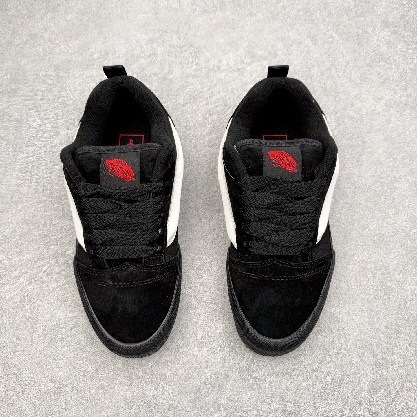 图片[2]-Vans Knu Skool 黑武士闪电面包鞋 经典黑白主色 肥胖版大Logo 鞋底侧边搭配闪电标志⚡️复古酷炫 尺码：35 36 36.5 37 38 38.5 39 40 40.5 41 42 42.5 43 44 45 工艺：硫化1：1（重量1：1、真标、原钢印、材质标、鞋型标、合格证）-选品中心