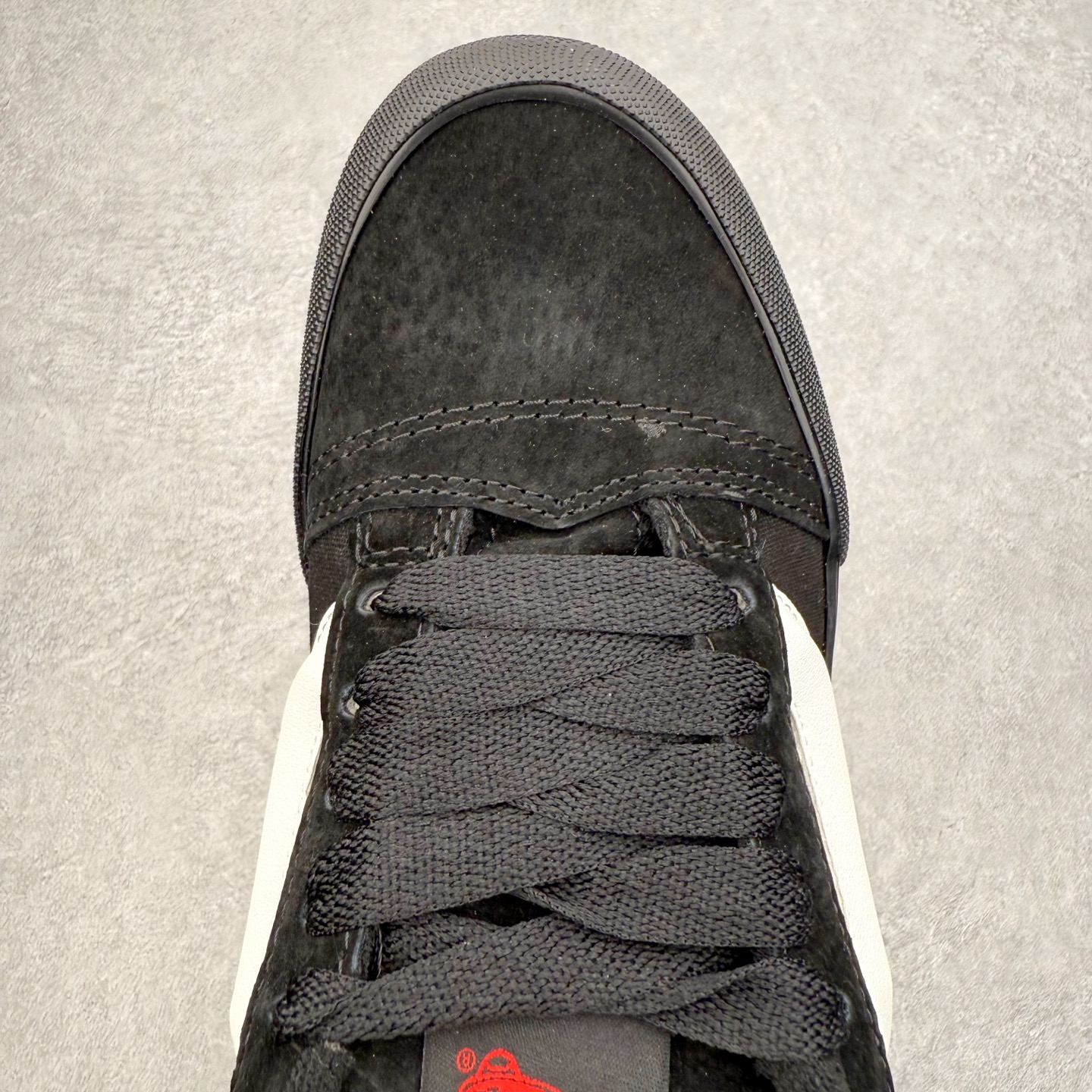 图片[4]-Vans Knu Skool 黑武士闪电面包鞋 经典黑白主色 肥胖版大Logo 鞋底侧边搭配闪电标志⚡️复古酷炫 尺码：35 36 36.5 37 38 38.5 39 40 40.5 41 42 42.5 43 44 45 工艺：硫化1：1（重量1：1、真标、原钢印、材质标、鞋型标、合格证）-选品中心